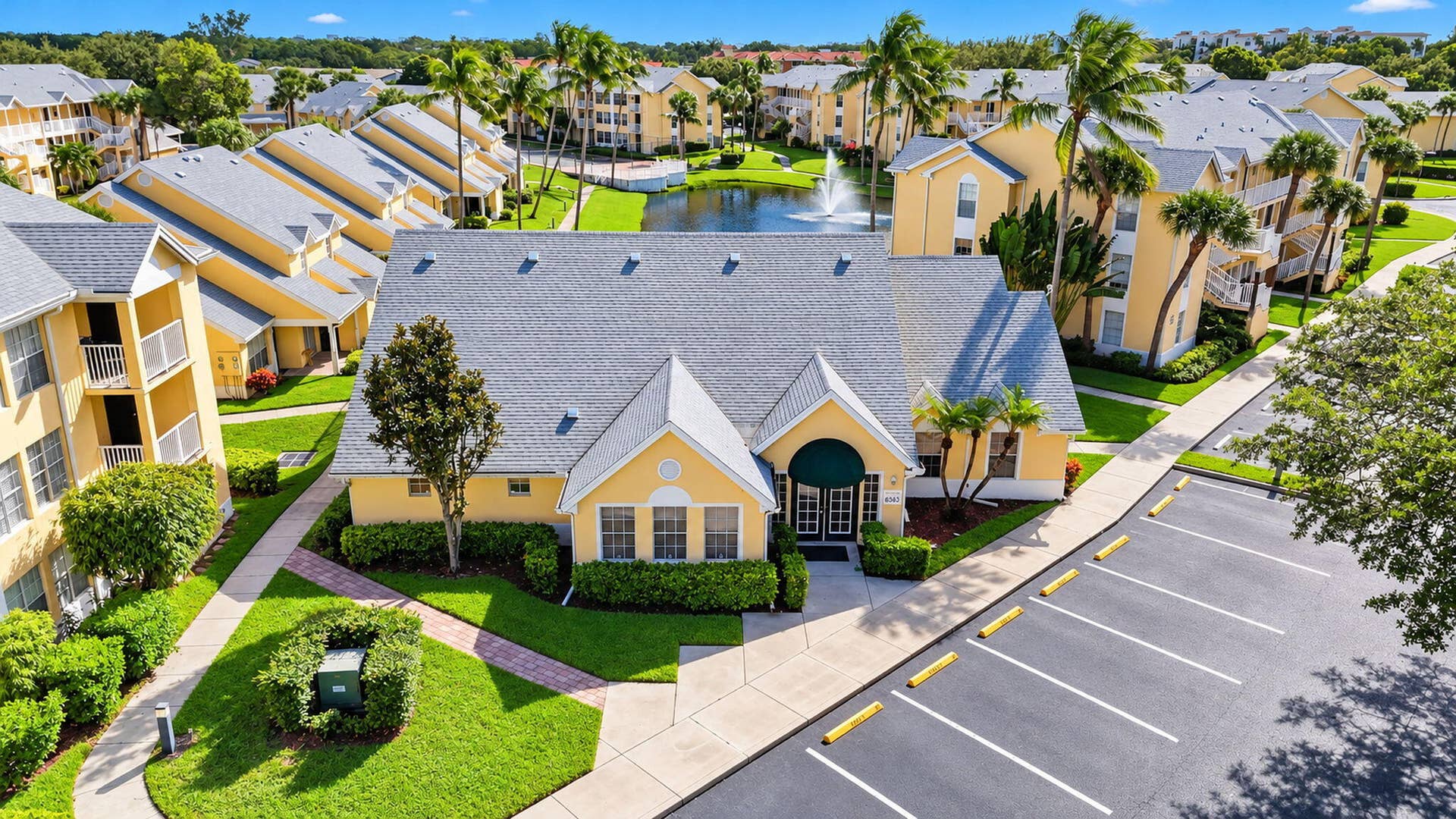 6284 La Costa Drive, #E, Boca Raton, FL 33433 Clubhouse and gym