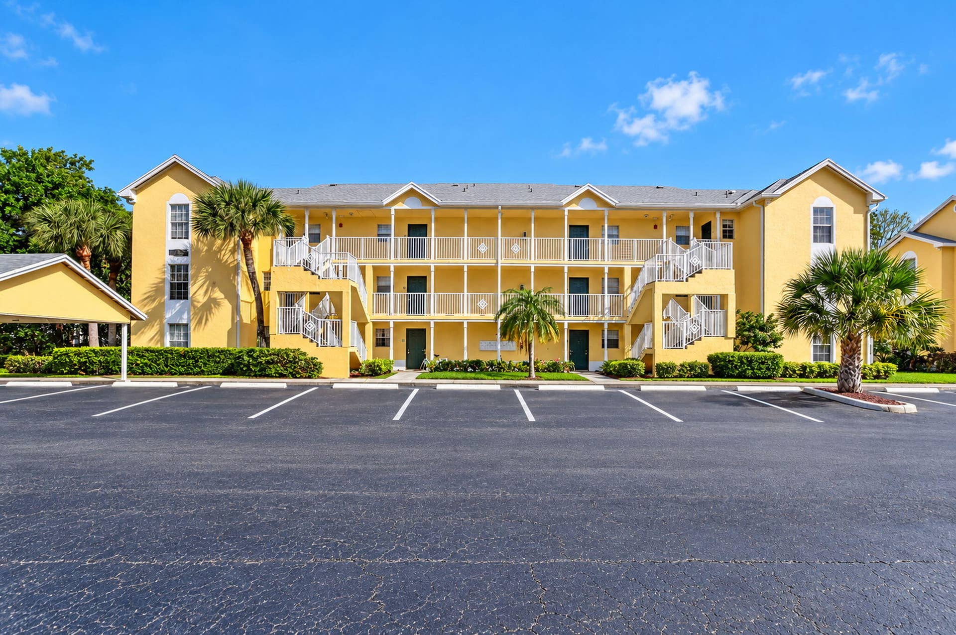 6284 La Costa Drive, #E, Boca Raton, FL 33433 Building