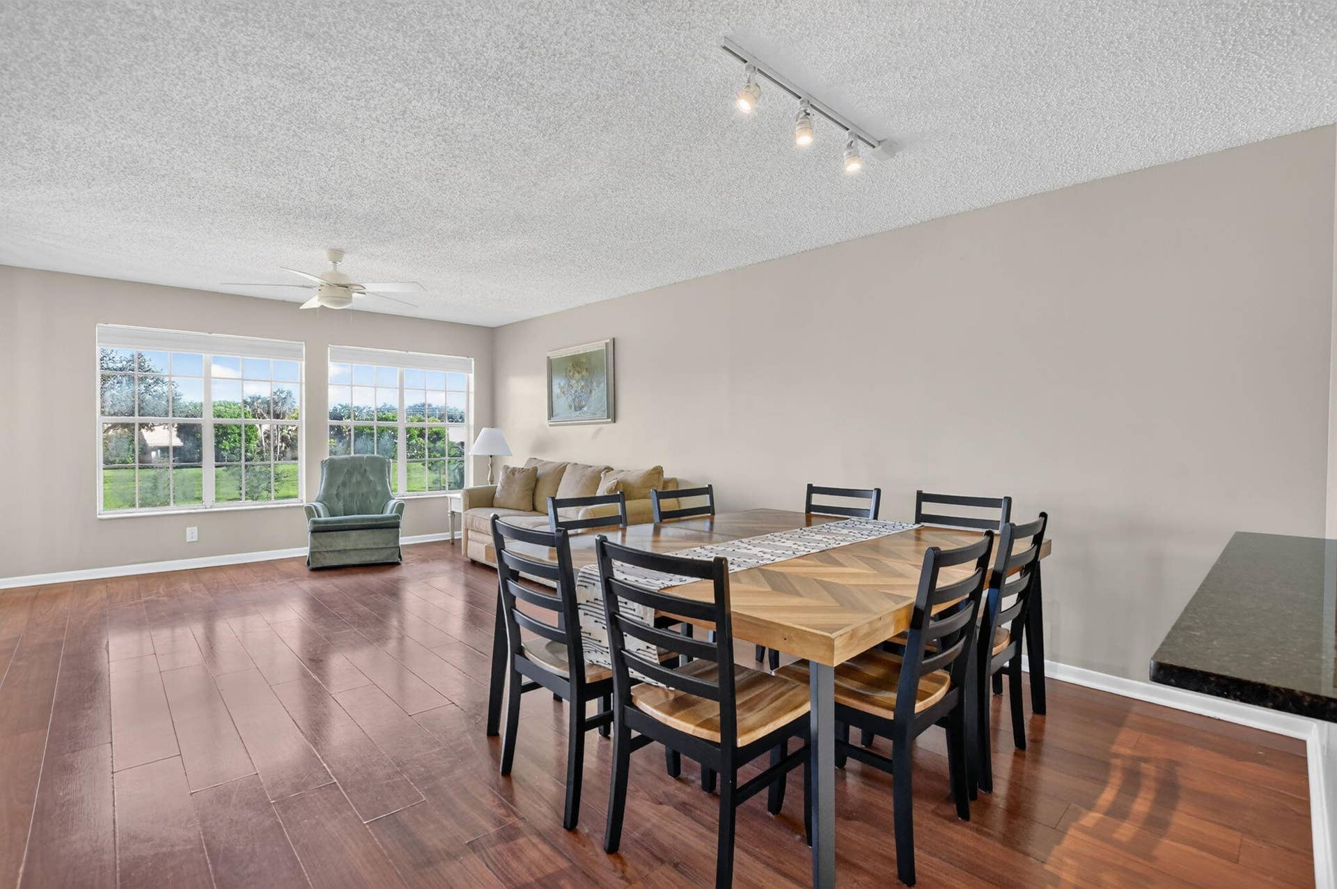 6284 La Costa Drive, #E, Boca Raton, FL 33433 Dining and living room