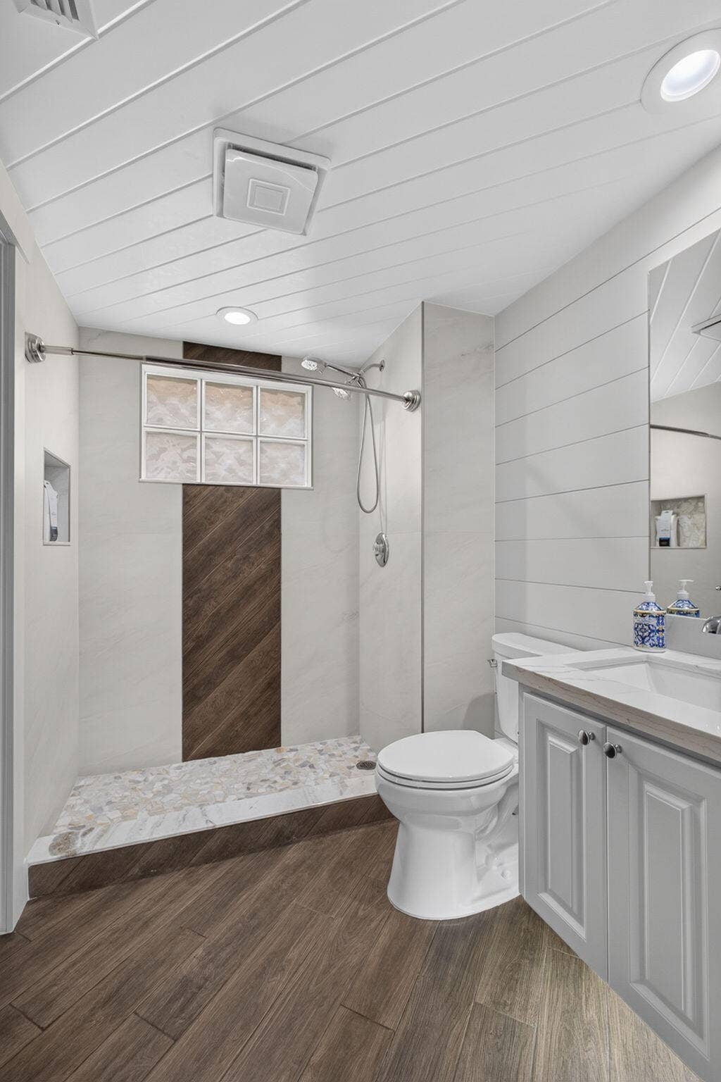 1st Floor Full Bath