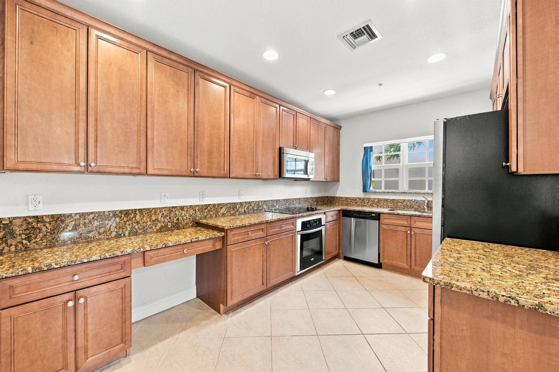 601 S Federal Highway, #25, Lake Worth, FL 33460 Kitchen