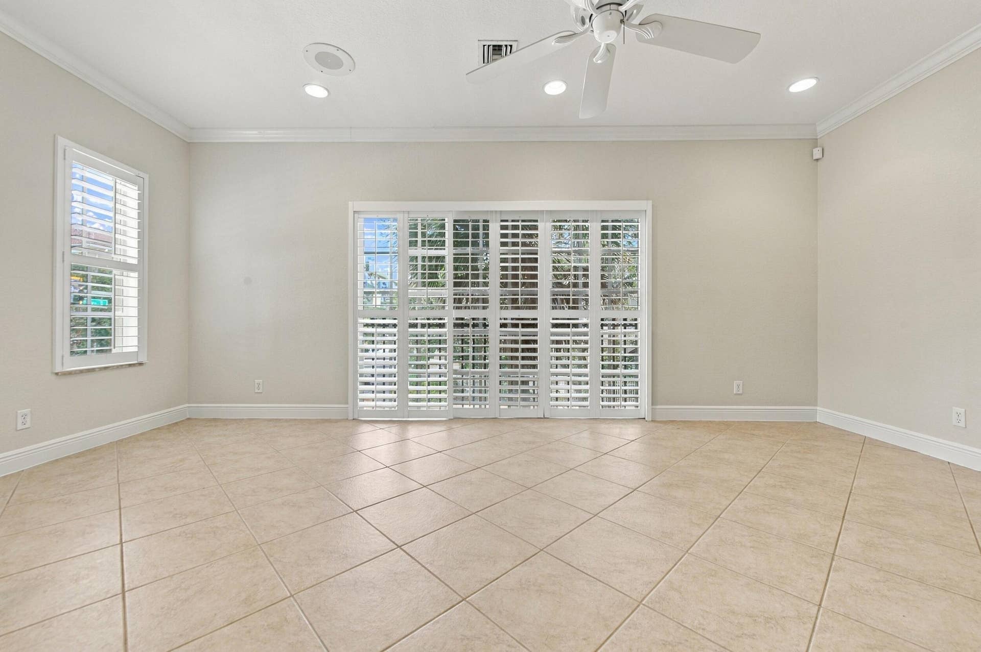 601 S Federal Highway, #25, Lake Worth, FL 33460 Living room