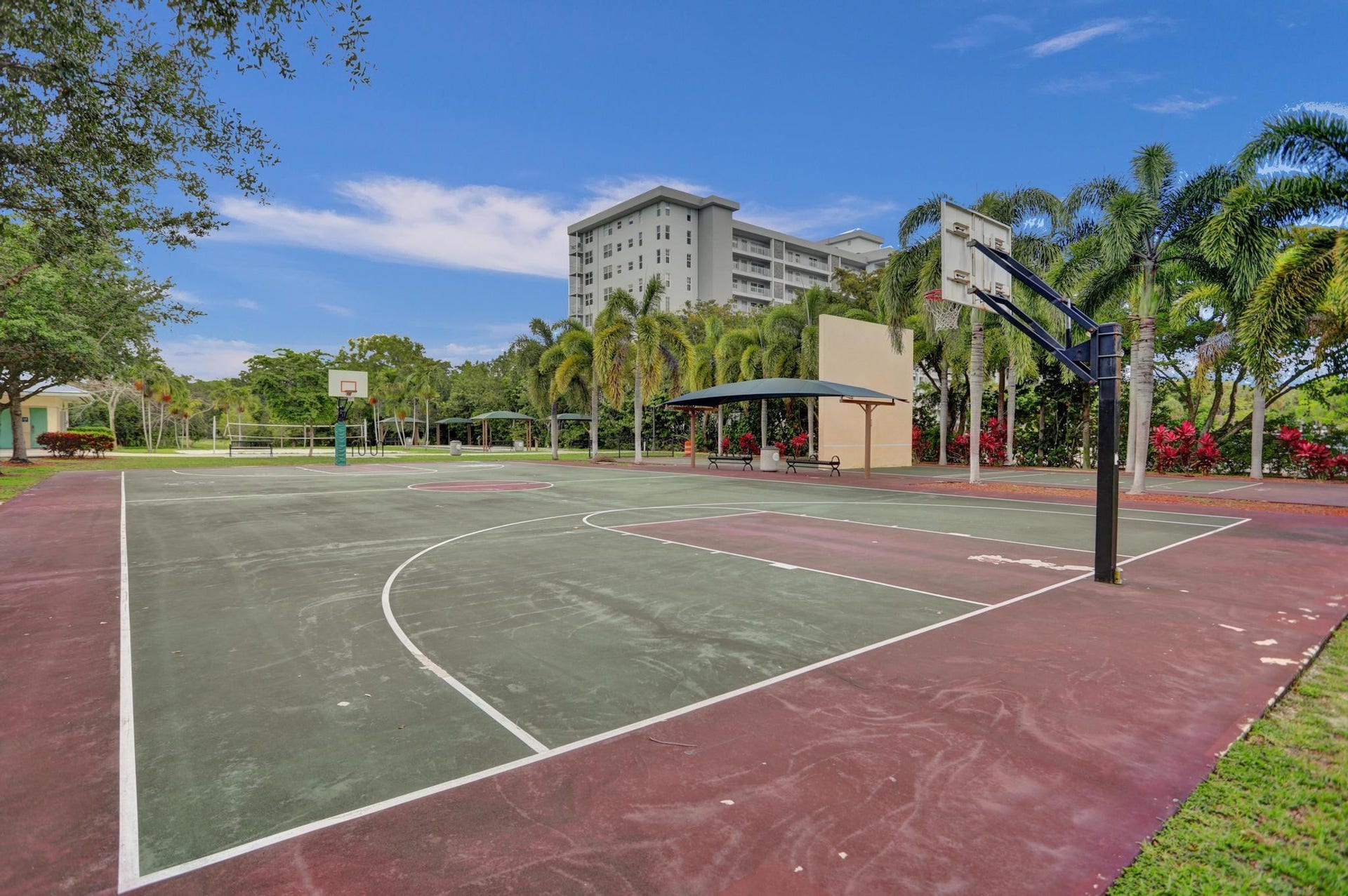 823 CYPRESS Boulevard, #201, Pompano Beach, FL 33069 Sport Court