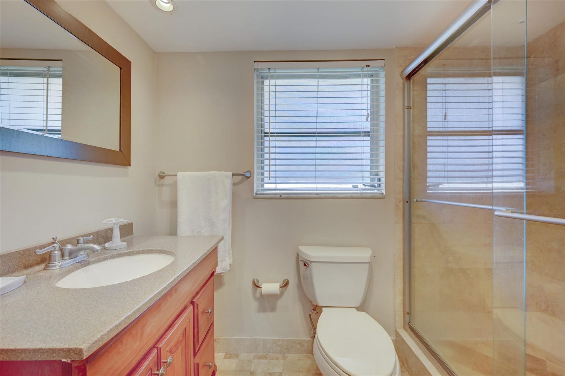 823 CYPRESS Boulevard, #201, Pompano Beach, FL 33069 Bathroom