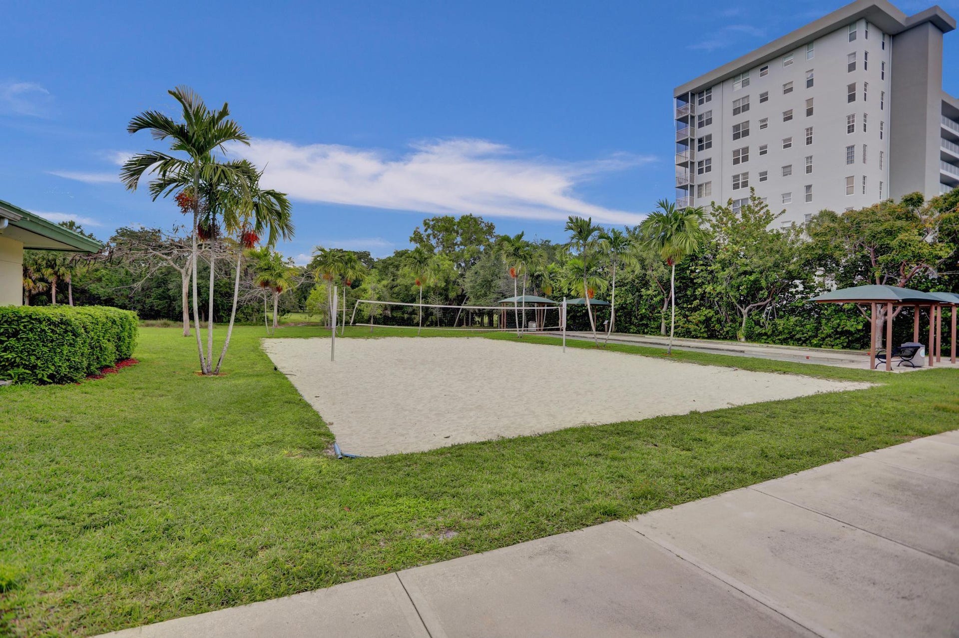823 CYPRESS Boulevard, #201, Pompano Beach, FL 33069 Sport Court
