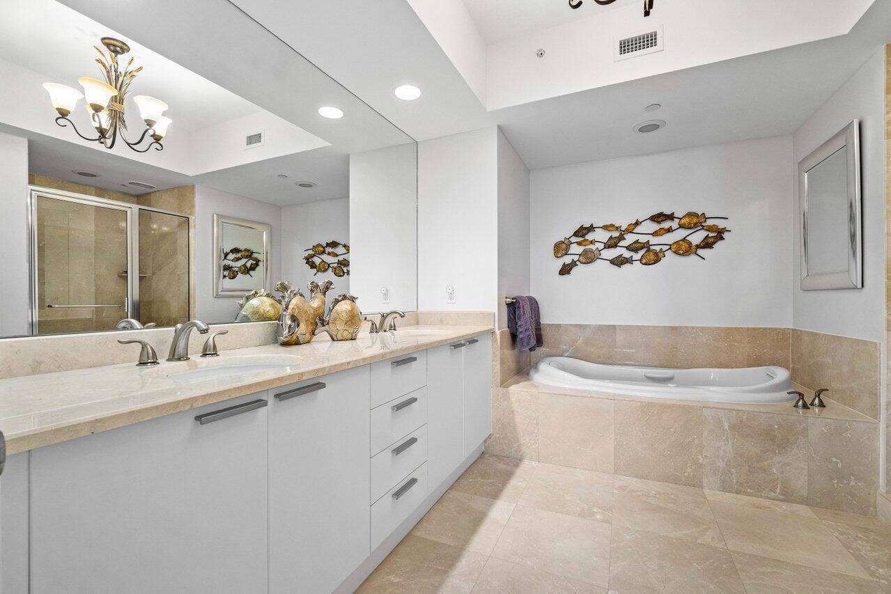 dual sink jetted tub