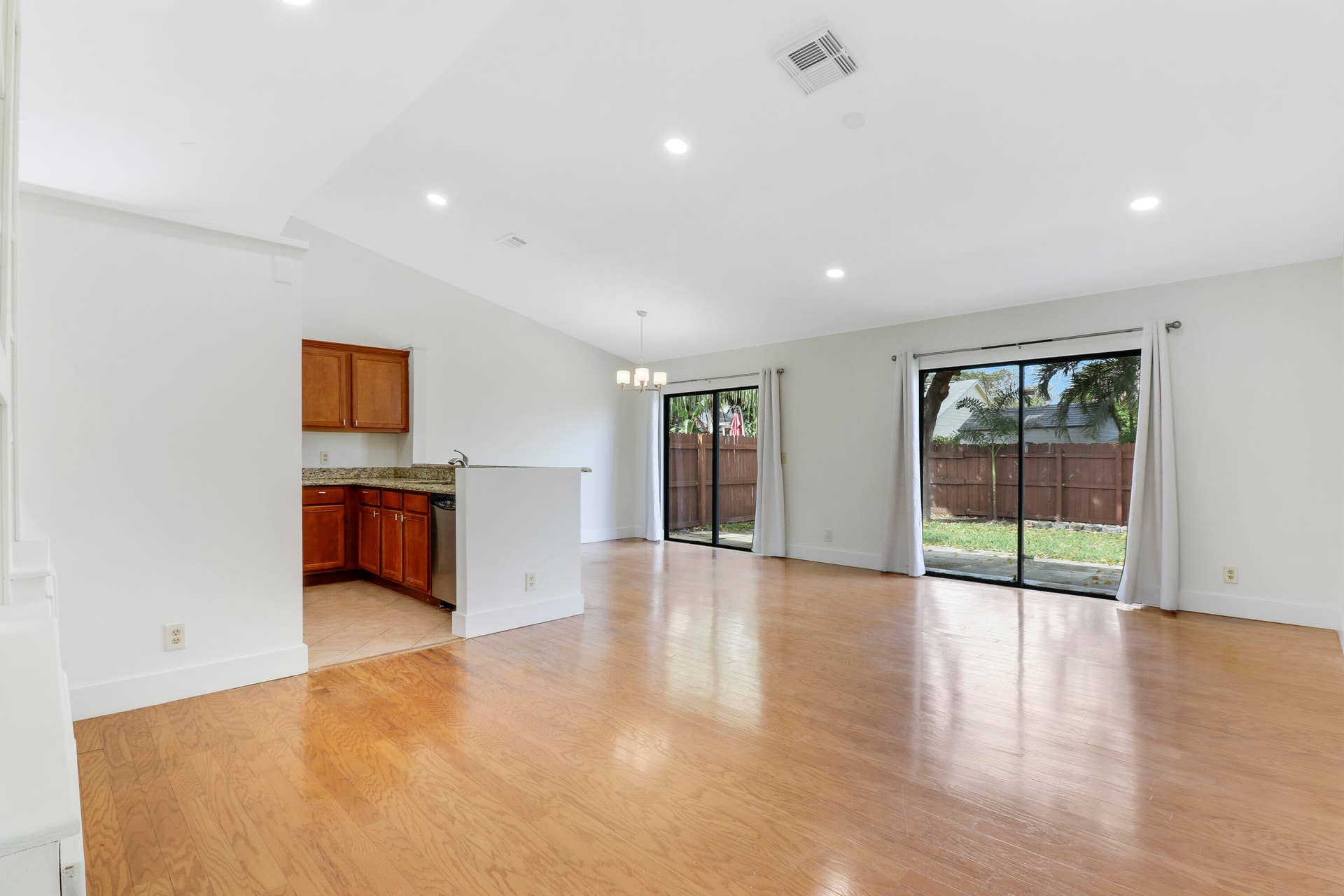 107 GREENBRIAR Drive, Jupiter, FL 33458 open floorplan