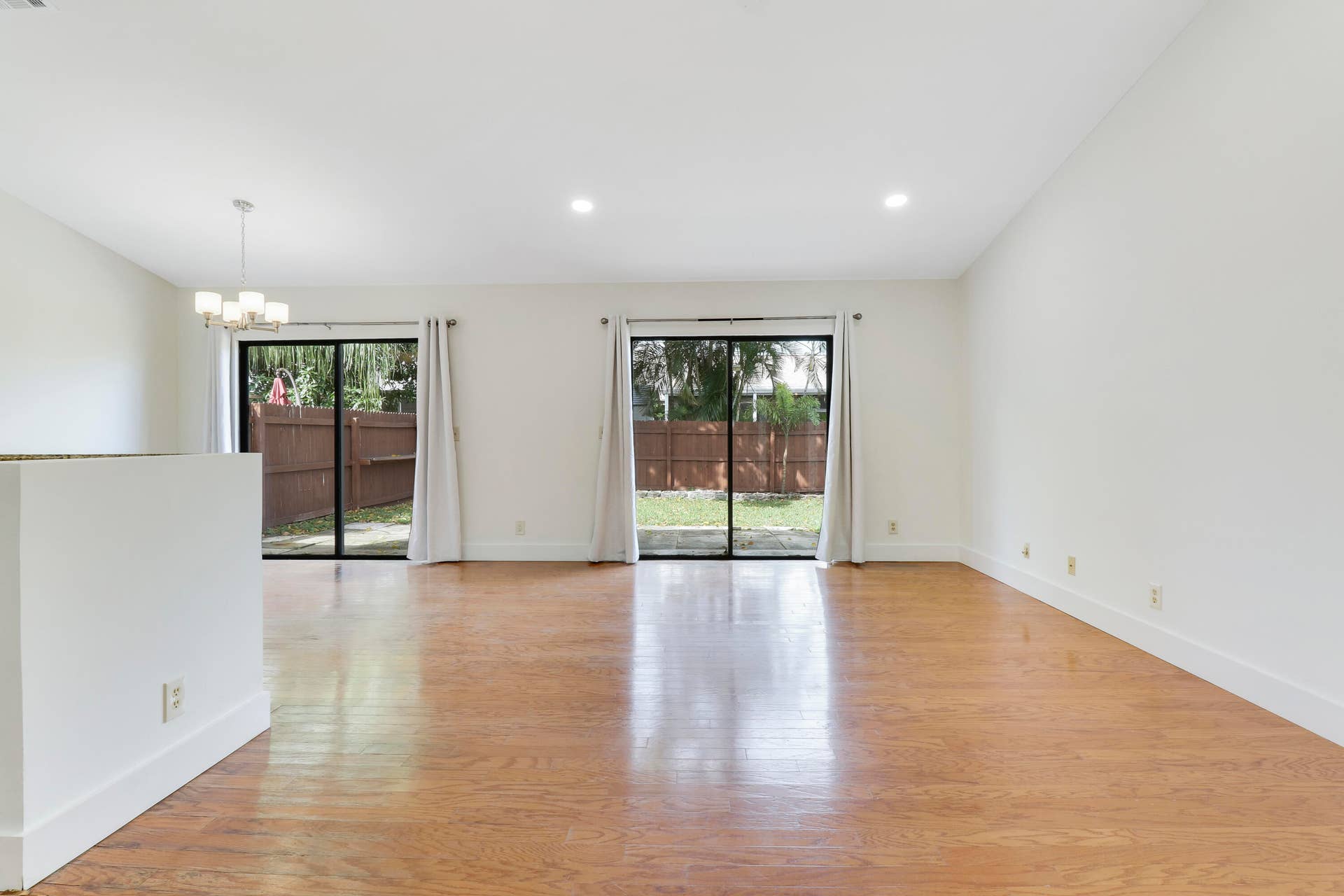 107 GREENBRIAR Drive, Jupiter, FL 33458 House3-11