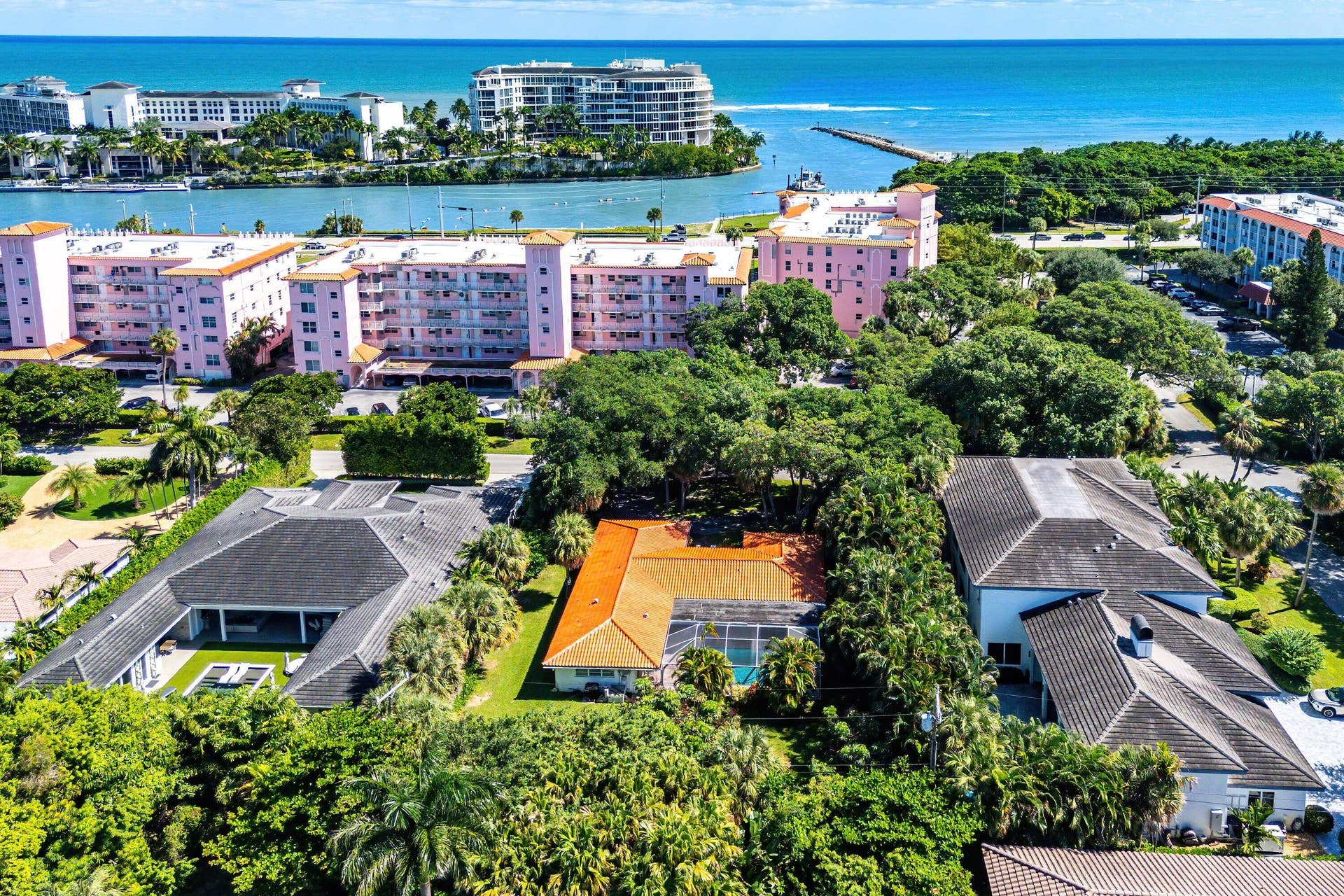 1075 Banyan Road, Boca Raton, FL 33432 016-1075BanyanRoad-BocaRaton-FL-33432-SM
