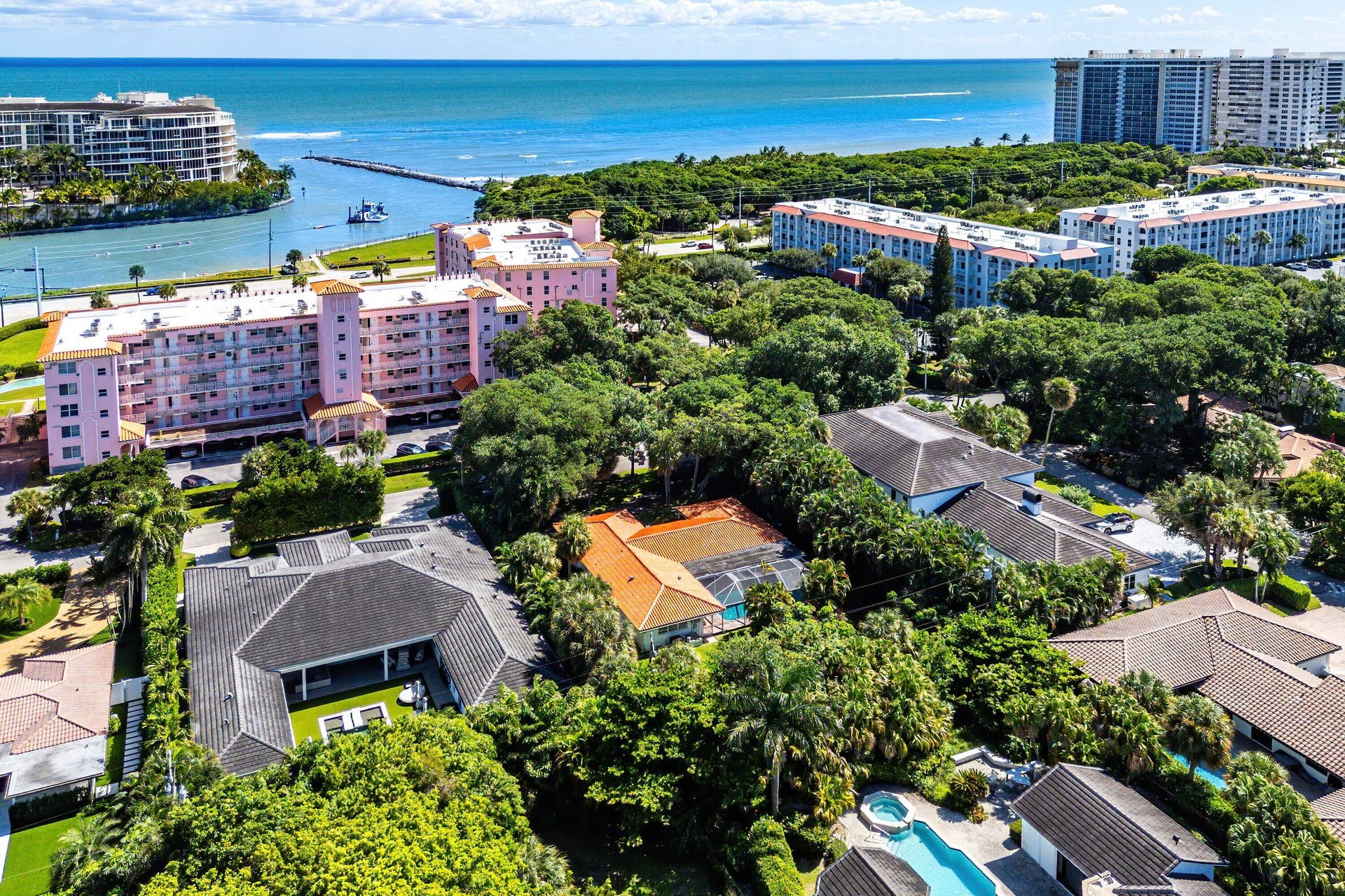 1075 Banyan Road, Boca Raton, FL 33432 017-1075BanyanRoad-BocaRaton-FL-33432-SM