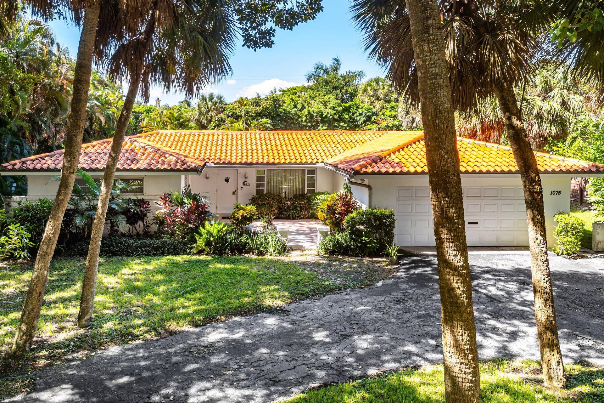 1075 Banyan Road, Boca Raton, FL 33432 001-1075BanyanRoad-BocaRaton-FL-33432-SM