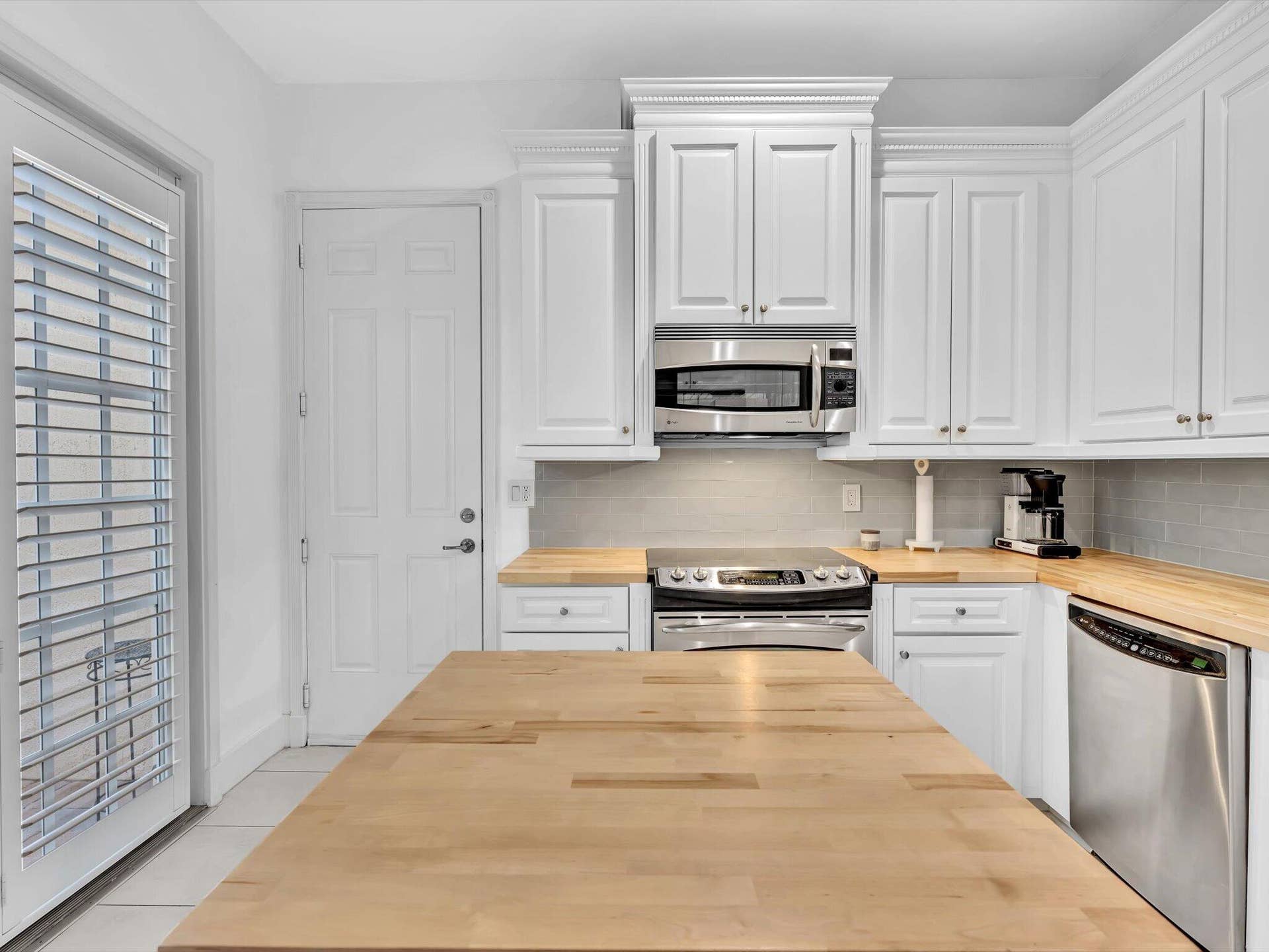 790 NW 83rd Lane, Boca Raton, FL 33487 25-FPP00151