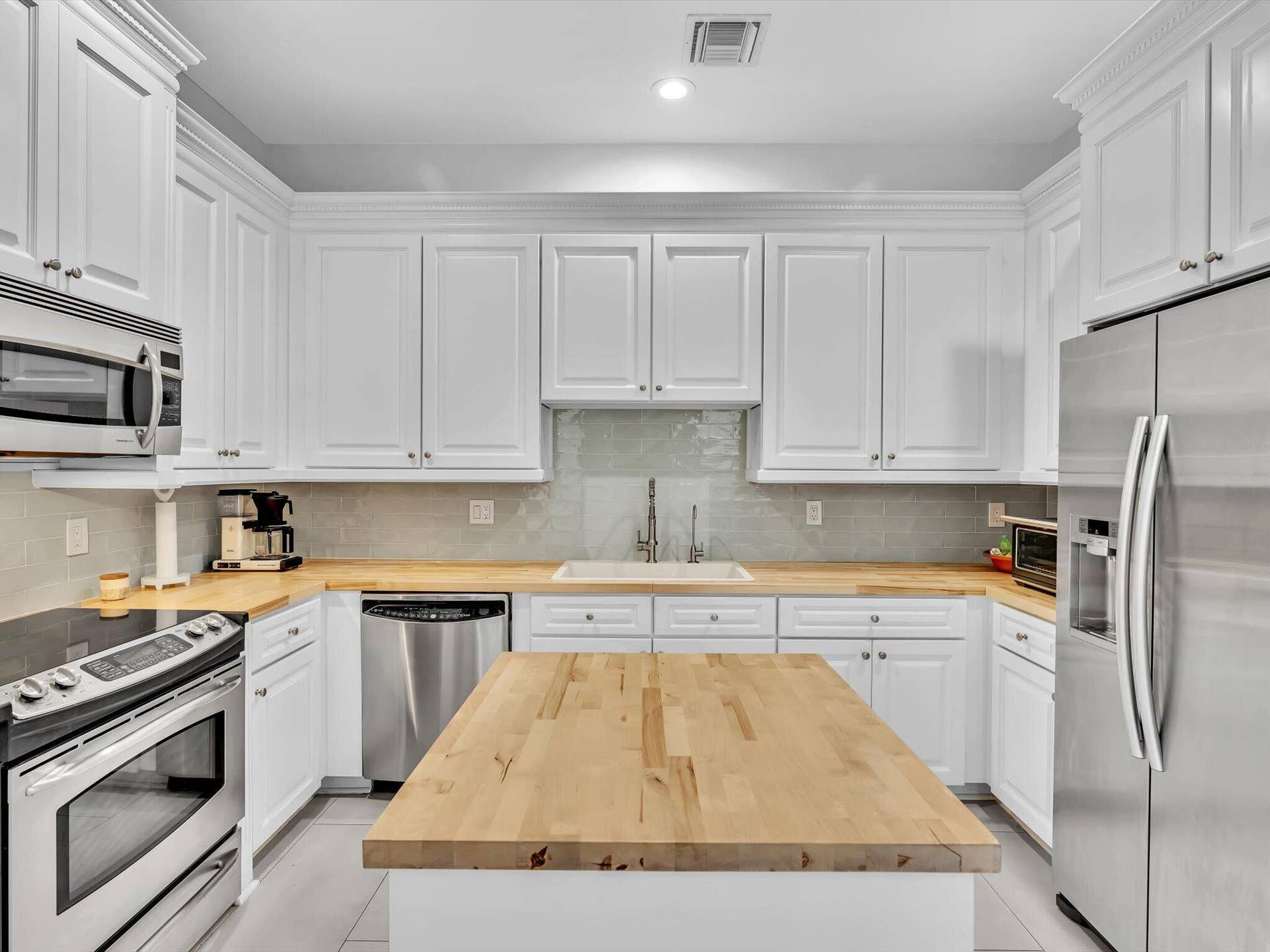 790 NW 83rd Lane, Boca Raton, FL 33487 21-FPP00131