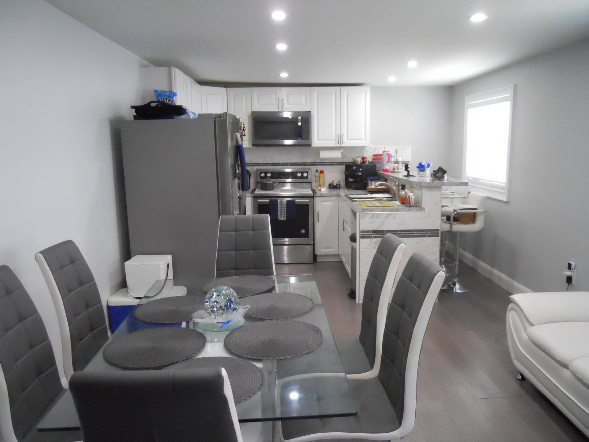 Dining & kitchen
