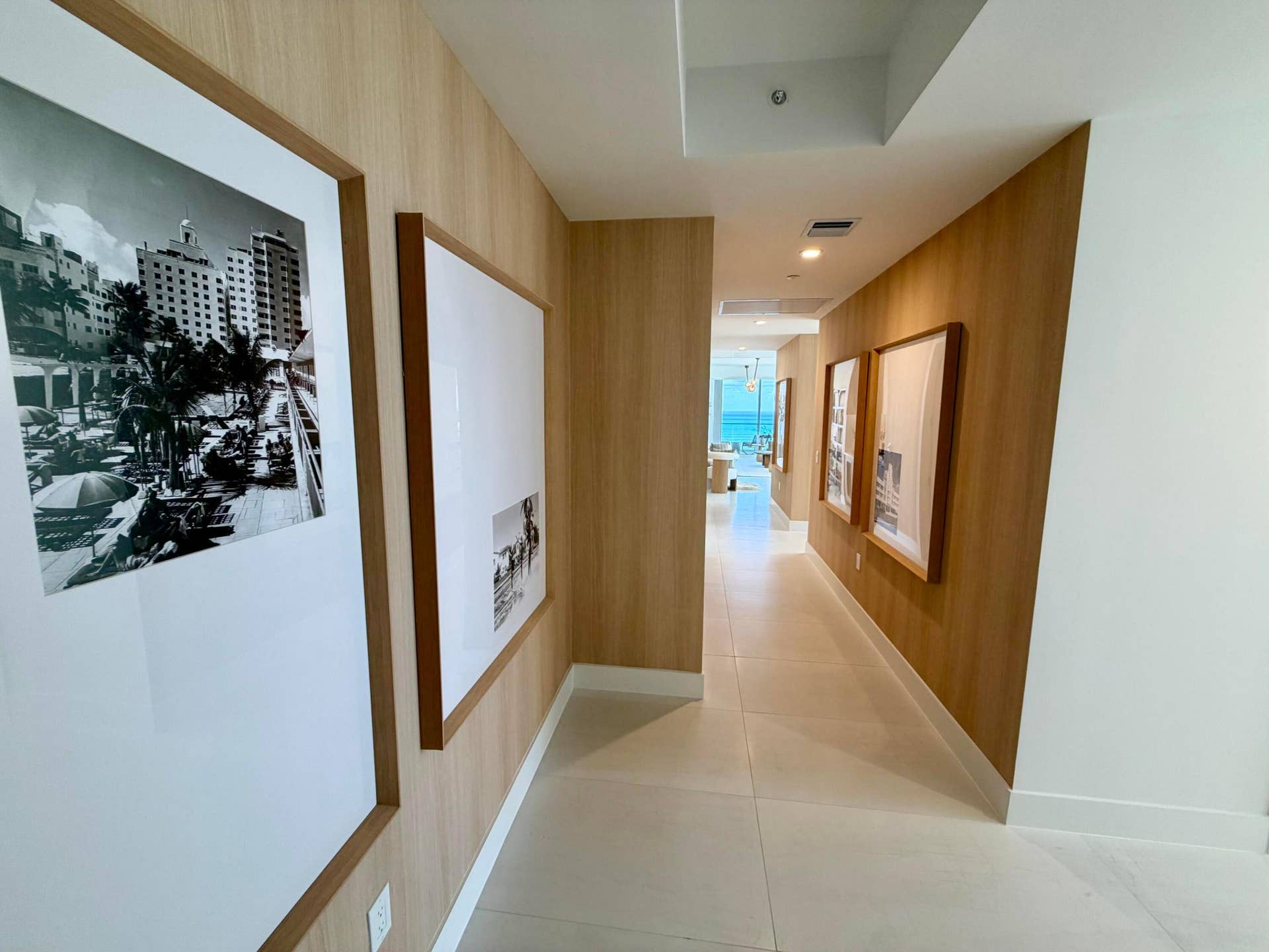 153 N Seabreeze Blvd, #1602, Fort Lauderdale, FL 33304 Foyer