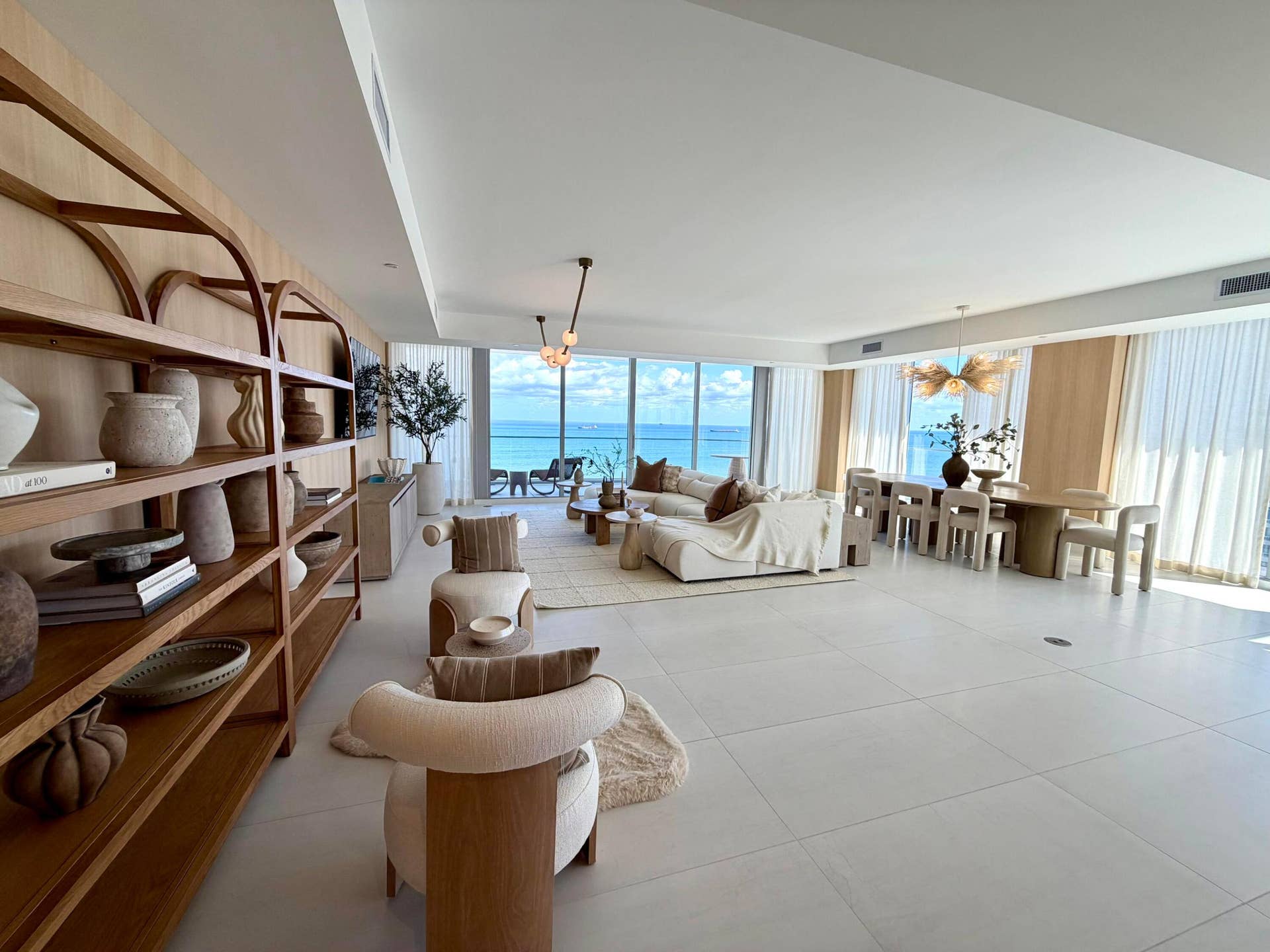 153 N Seabreeze Blvd, #1602, Fort Lauderdale, FL 33304 Great Room