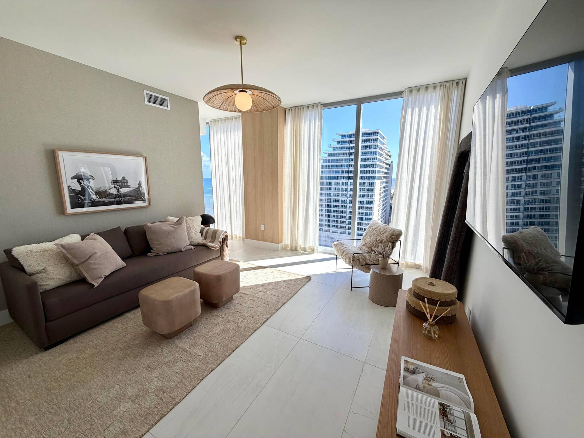 153 N Seabreeze Blvd, #1602, Fort Lauderdale, FL 33304 Den