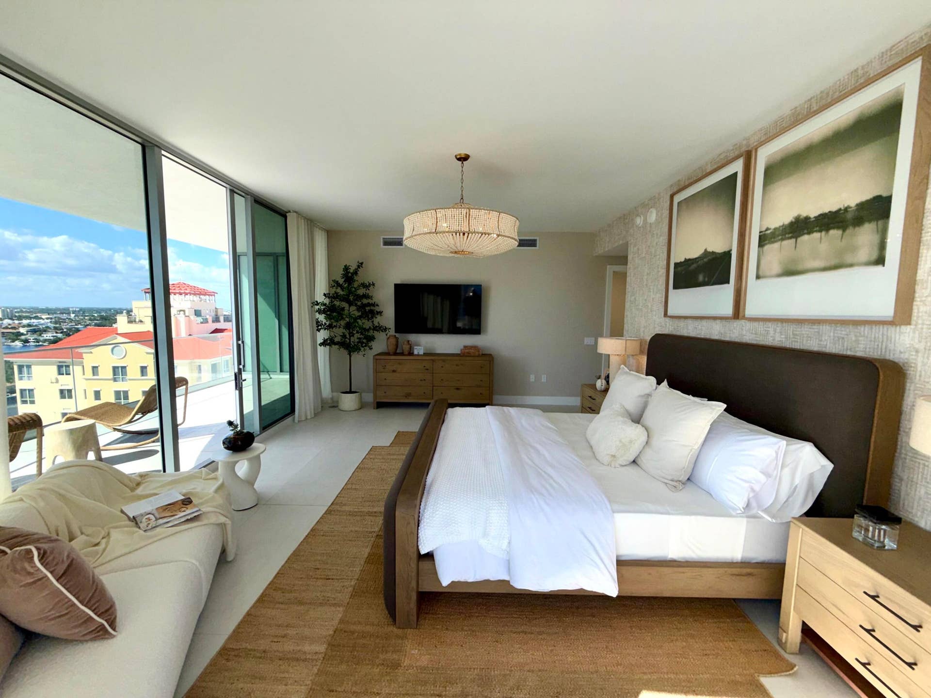 153 N Seabreeze Blvd, #1602, Fort Lauderdale, FL 33304 Owner's suite