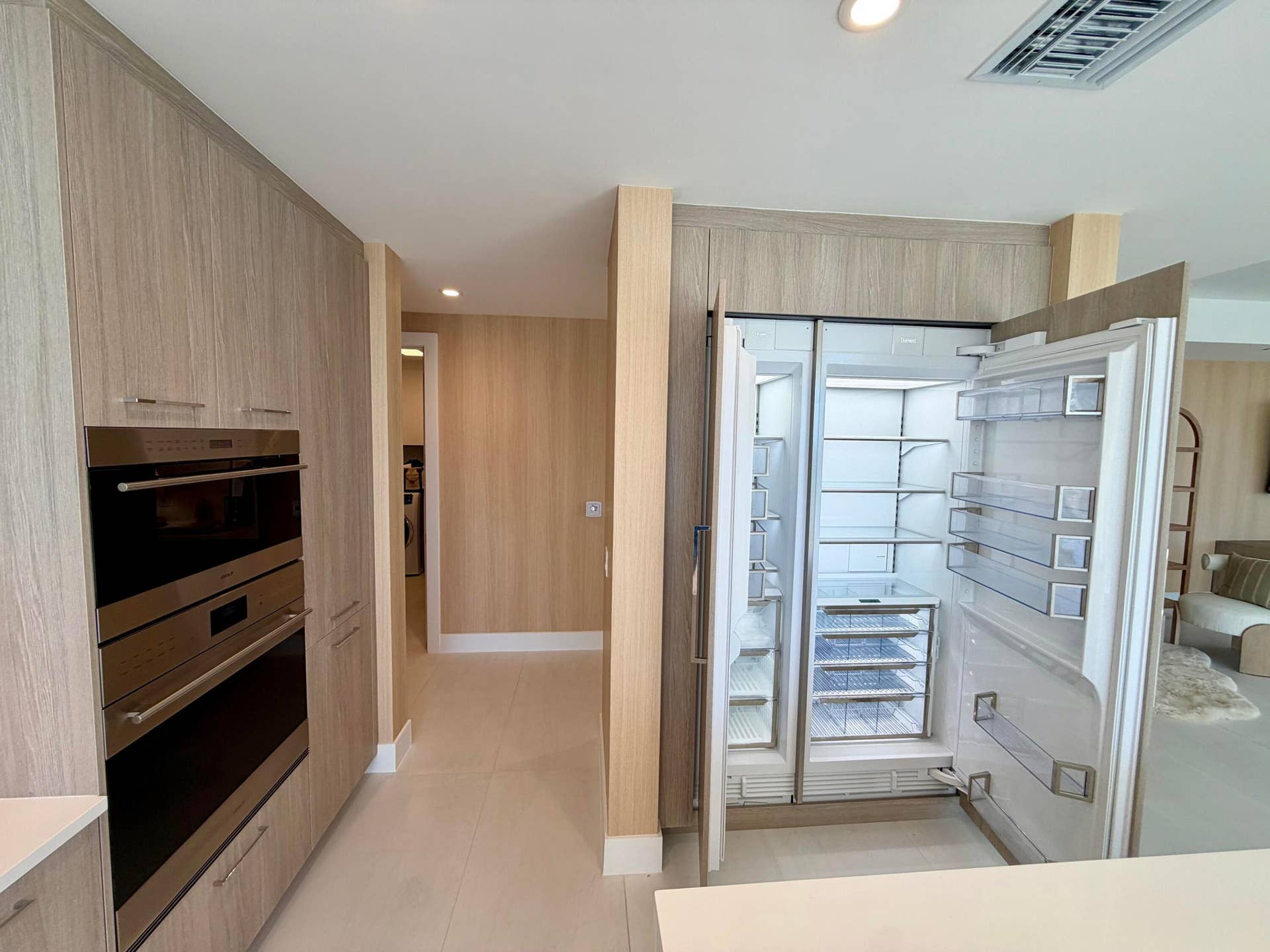 153 N Seabreeze Blvd, #1602, Fort Lauderdale, FL 33304 Kitchen