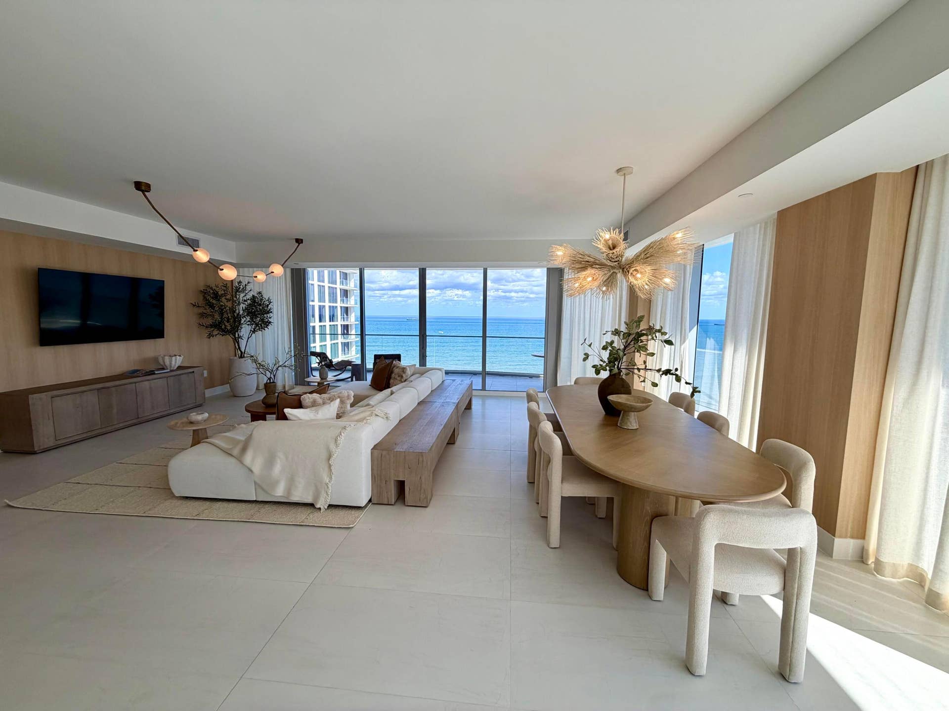 153 N Seabreeze Blvd, #1602, Fort Lauderdale, FL 33304 Dining and Living Area