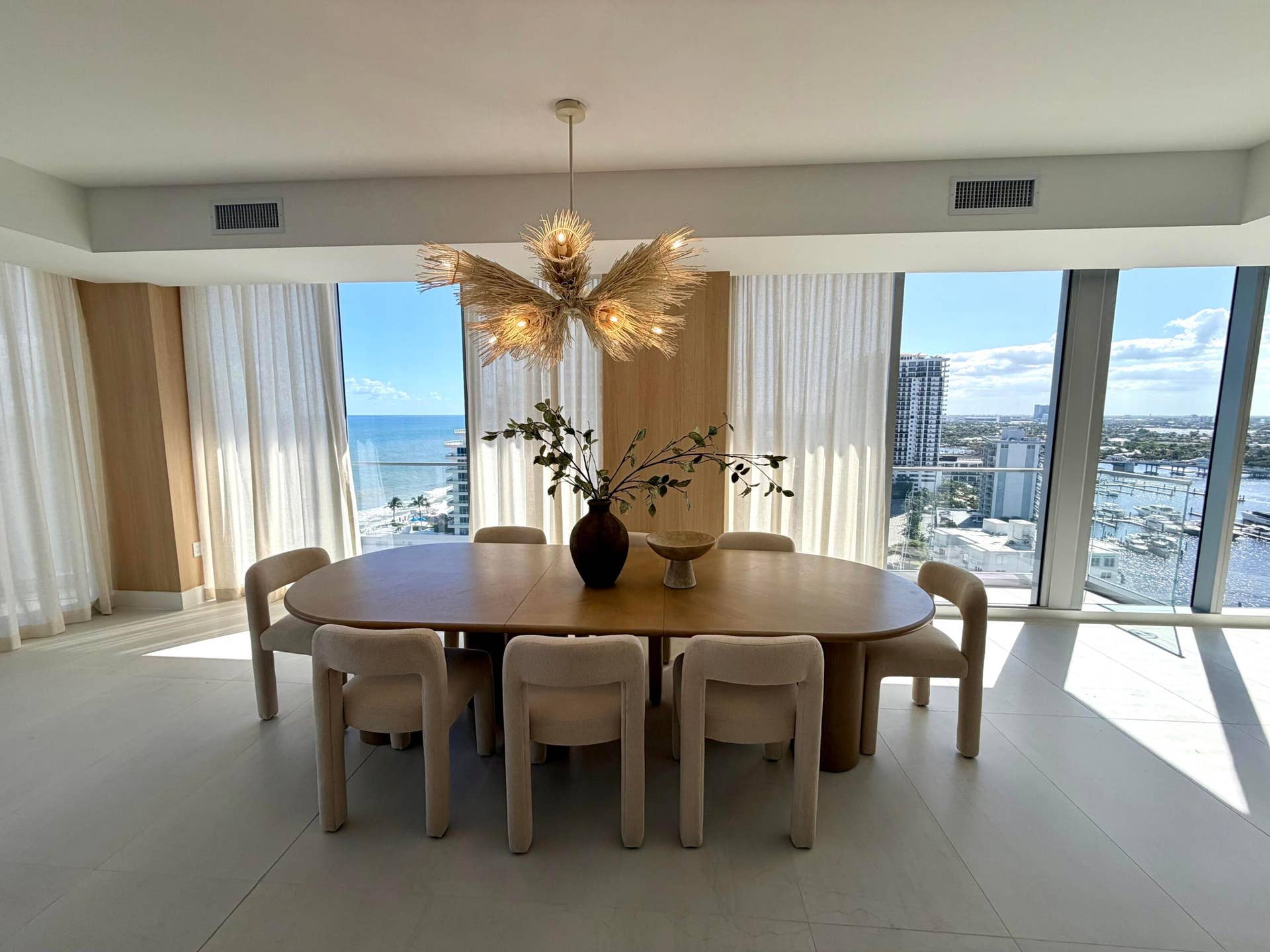 153 N Seabreeze Blvd, #1602, Fort Lauderdale, FL 33304 Dining Area