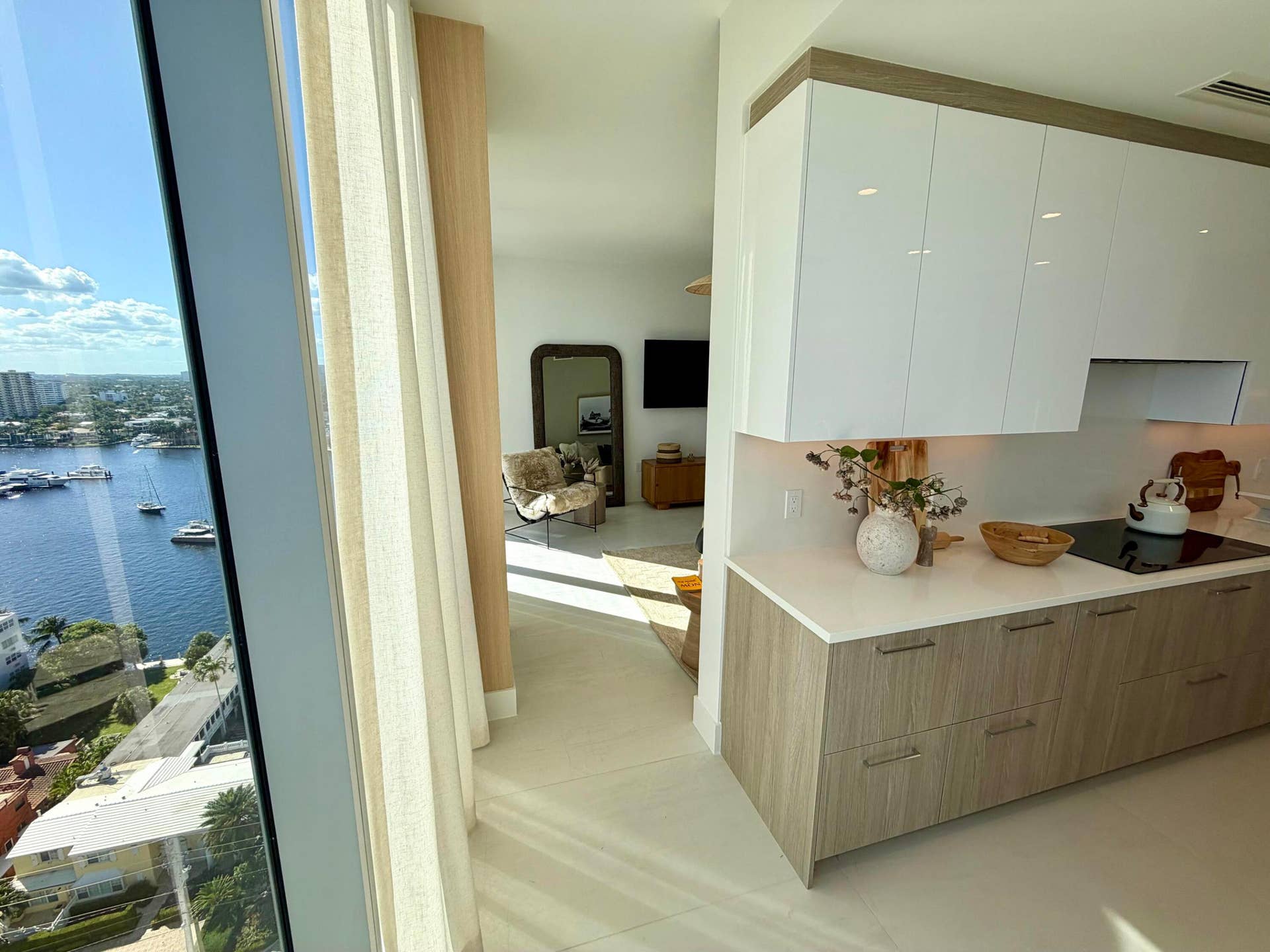 153 N Seabreeze Blvd, #1602, Fort Lauderdale, FL 33304 Entrance from kitchen to den