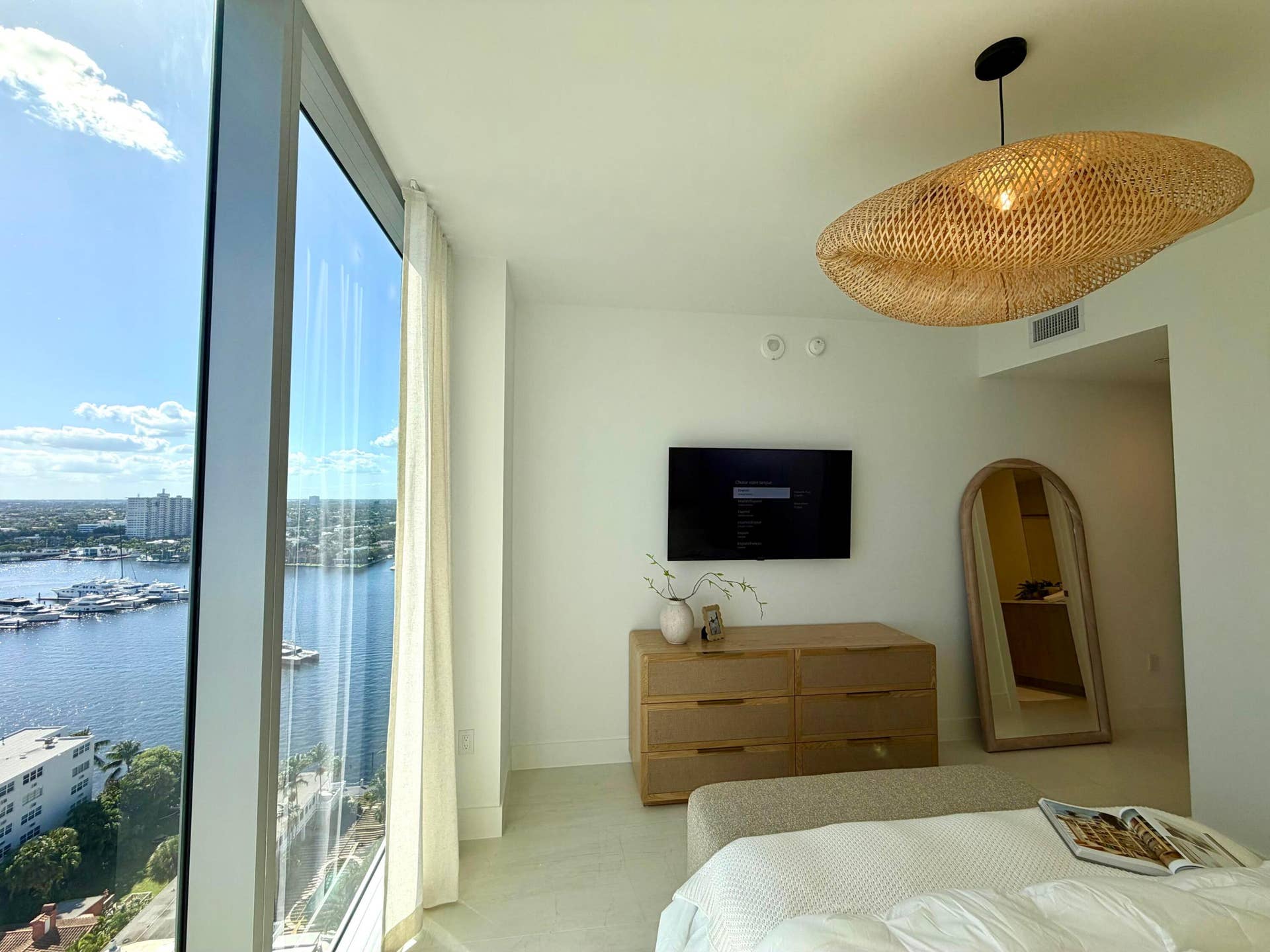 153 N Seabreeze Blvd, #1602, Fort Lauderdale, FL 33304 Guest suite (1) view