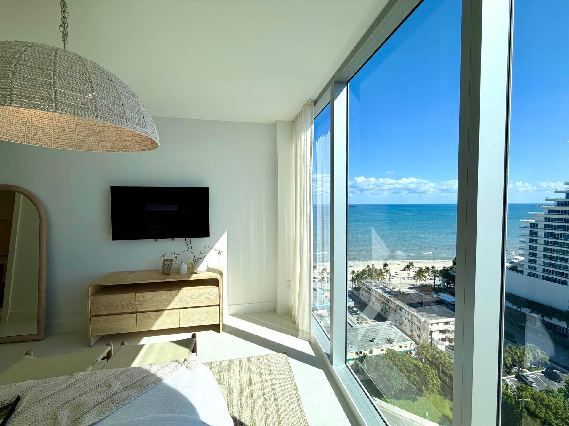 153 N Seabreeze Blvd, #1602, Fort Lauderdale, FL 33304 Guest suite (2) view