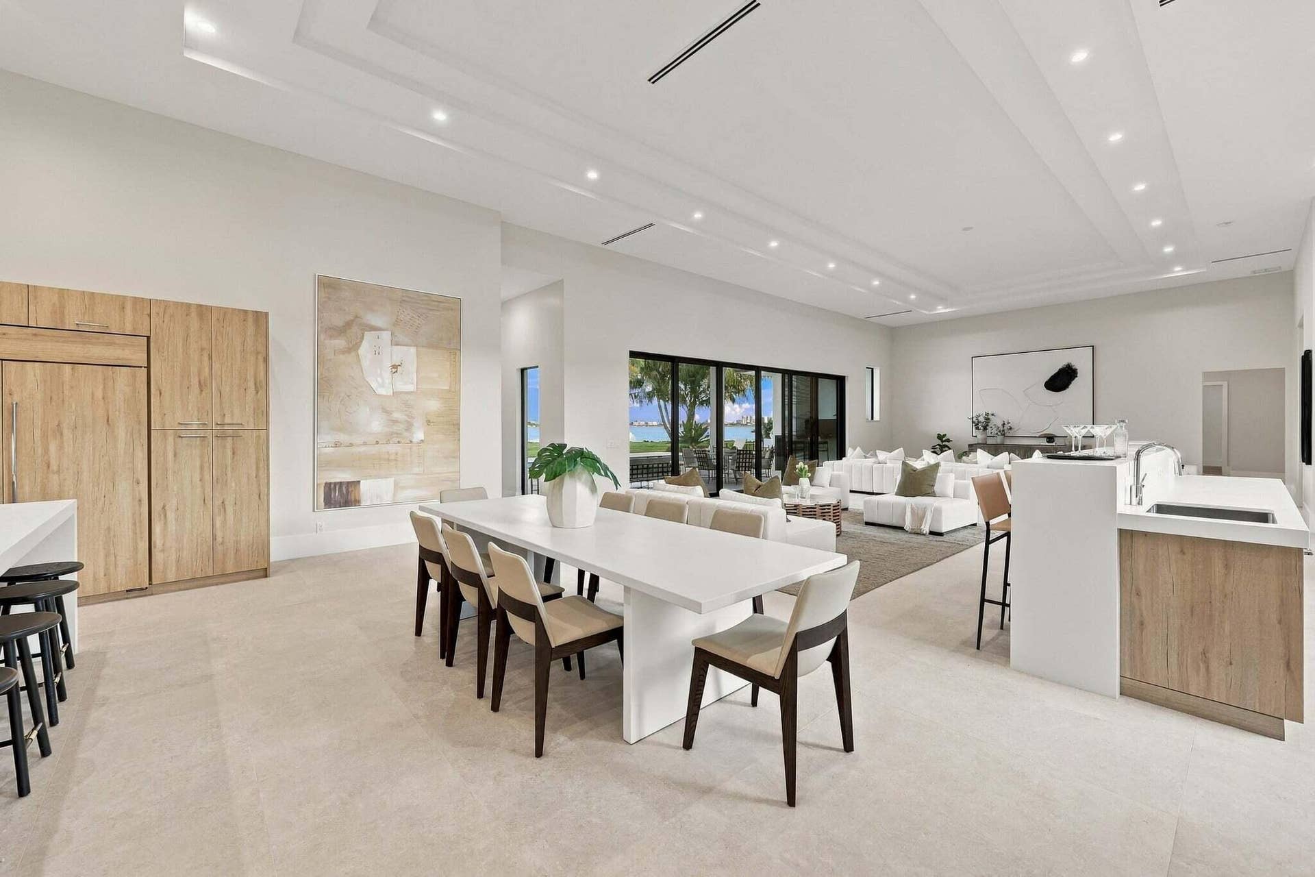 3500 EMBASSY Drive, West Palm Beach, FL 33401 Dining Area