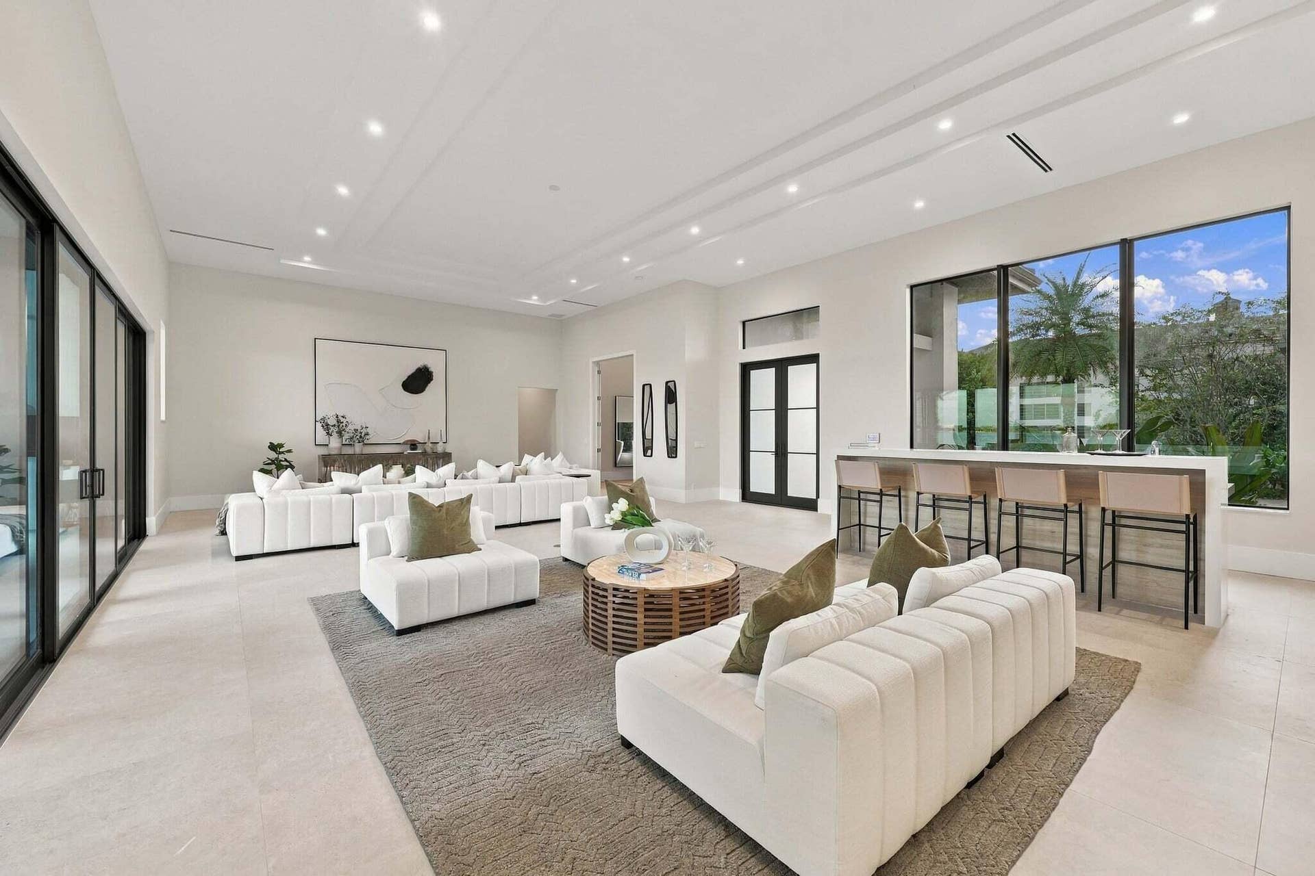 3500 EMBASSY Drive, West Palm Beach, FL 33401 Great Room