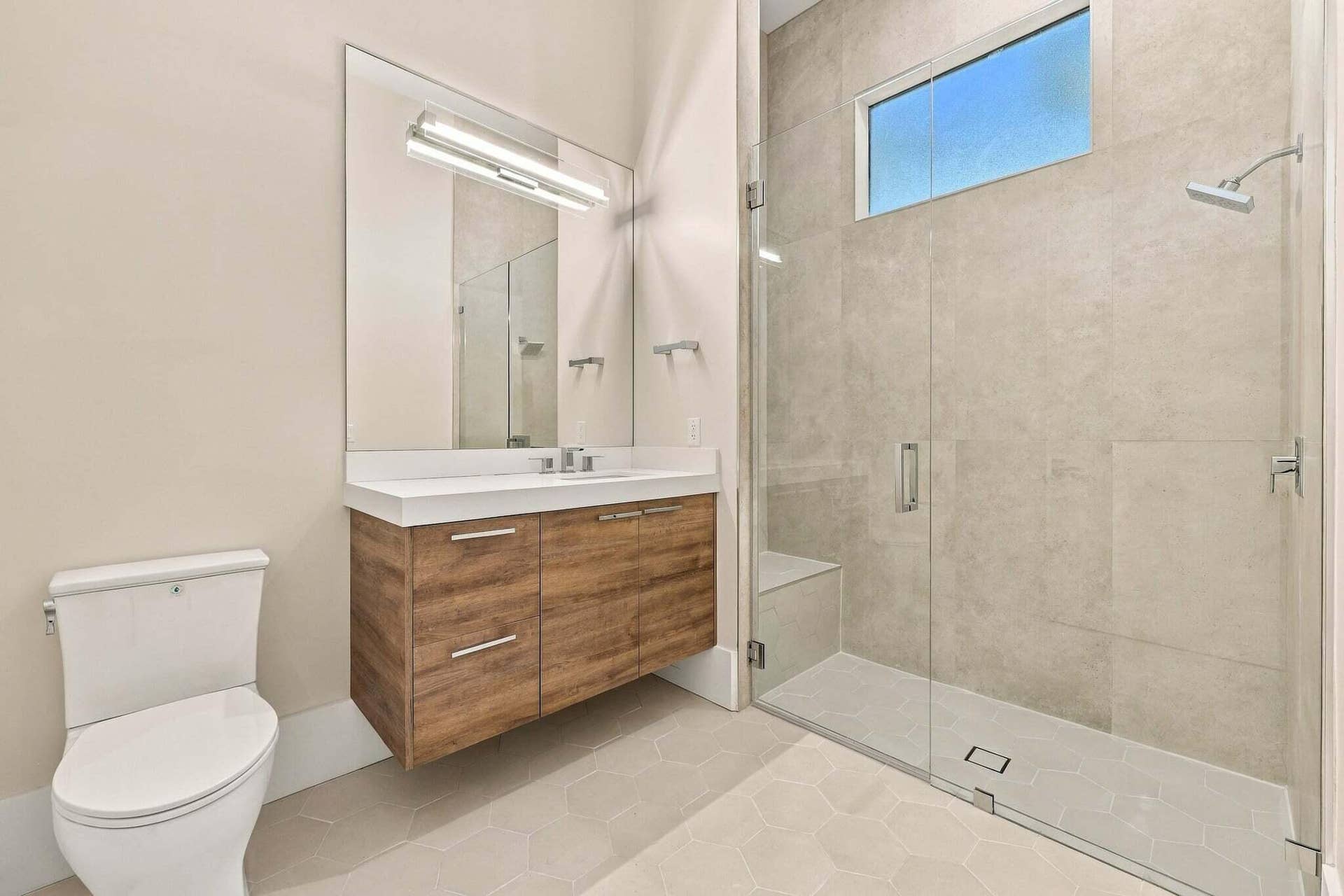 3500 EMBASSY Drive, West Palm Beach, FL 33401 Bathroom