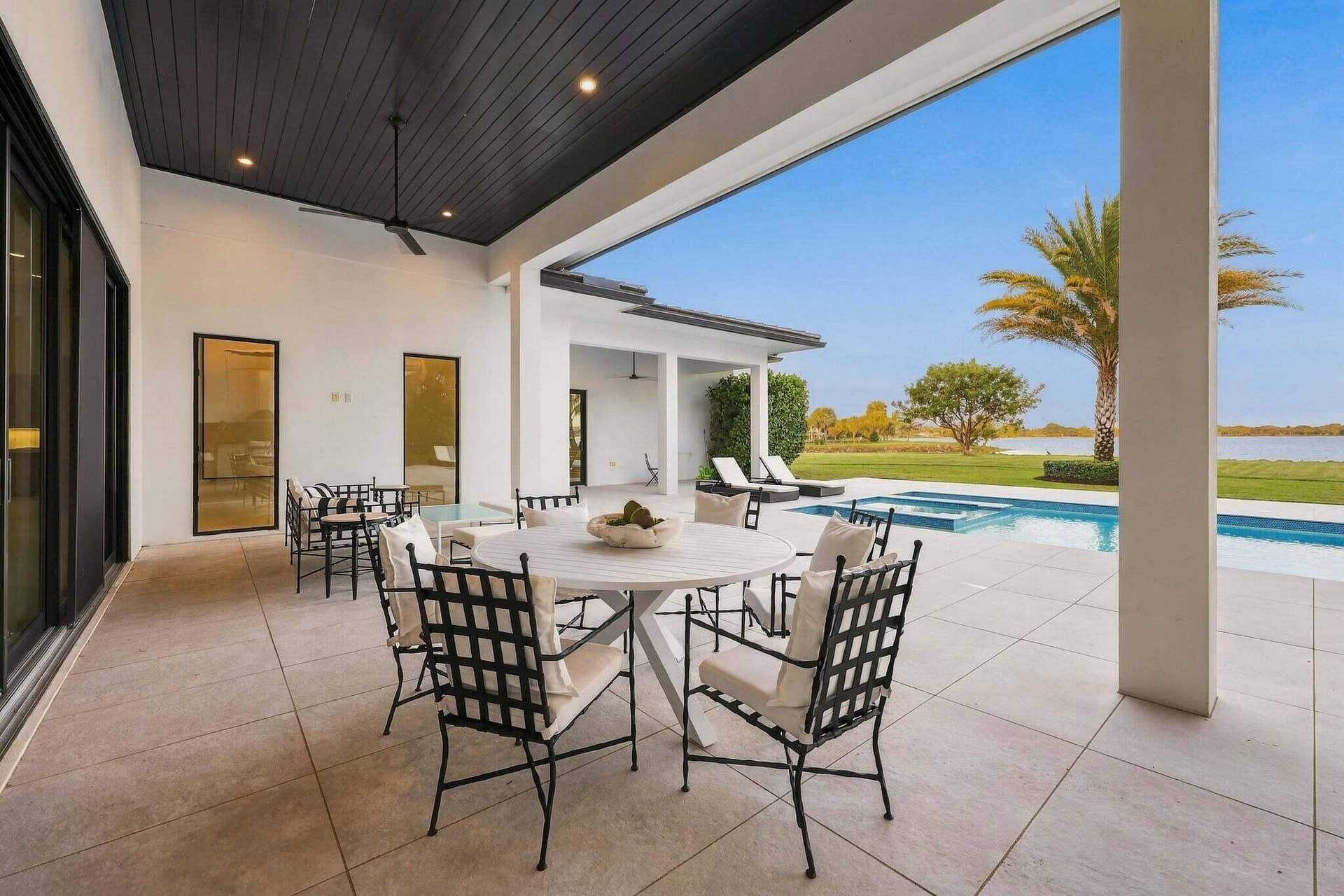 3500 EMBASSY Drive, West Palm Beach, FL 33401 Covered Lanai