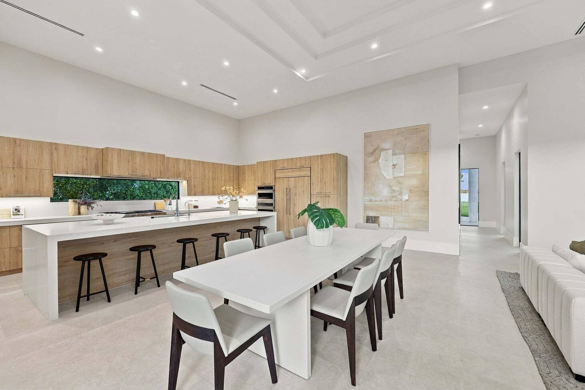 3500 EMBASSY Drive, West Palm Beach, FL 33401 Dining Area