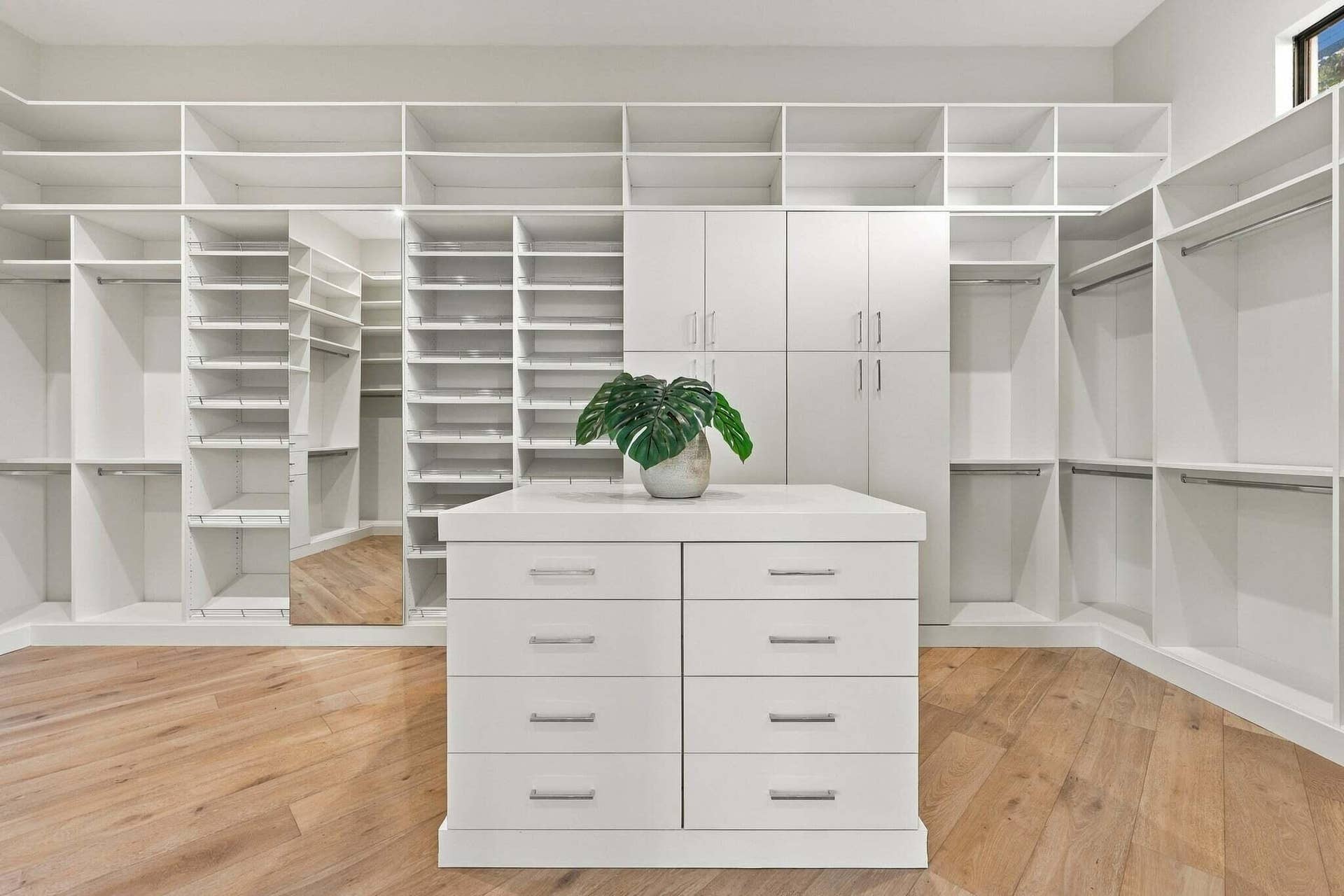 3500 EMBASSY Drive, West Palm Beach, FL 33401 Primary Suite
