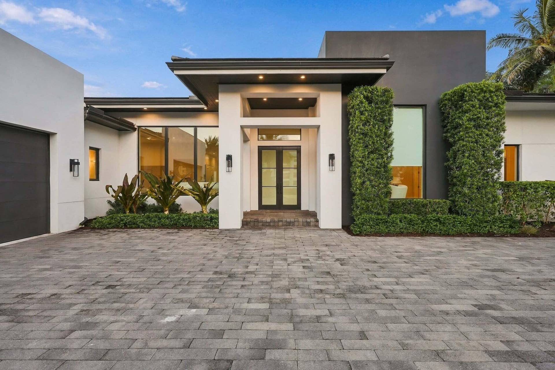 3500 EMBASSY Drive, West Palm Beach, FL 33401 Exterior