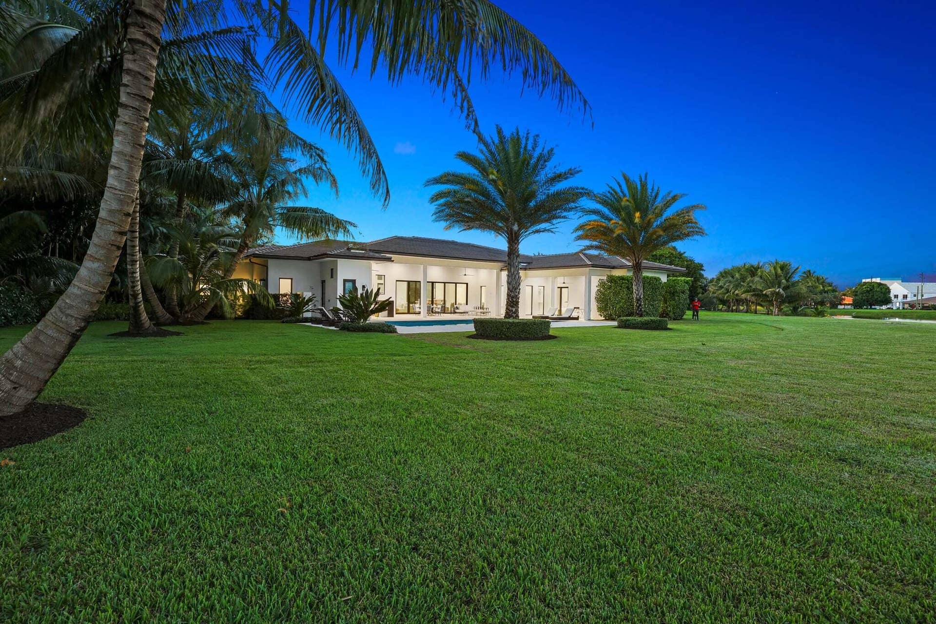 3500 EMBASSY Drive, West Palm Beach, FL 33401 Oversized Private Waterfront