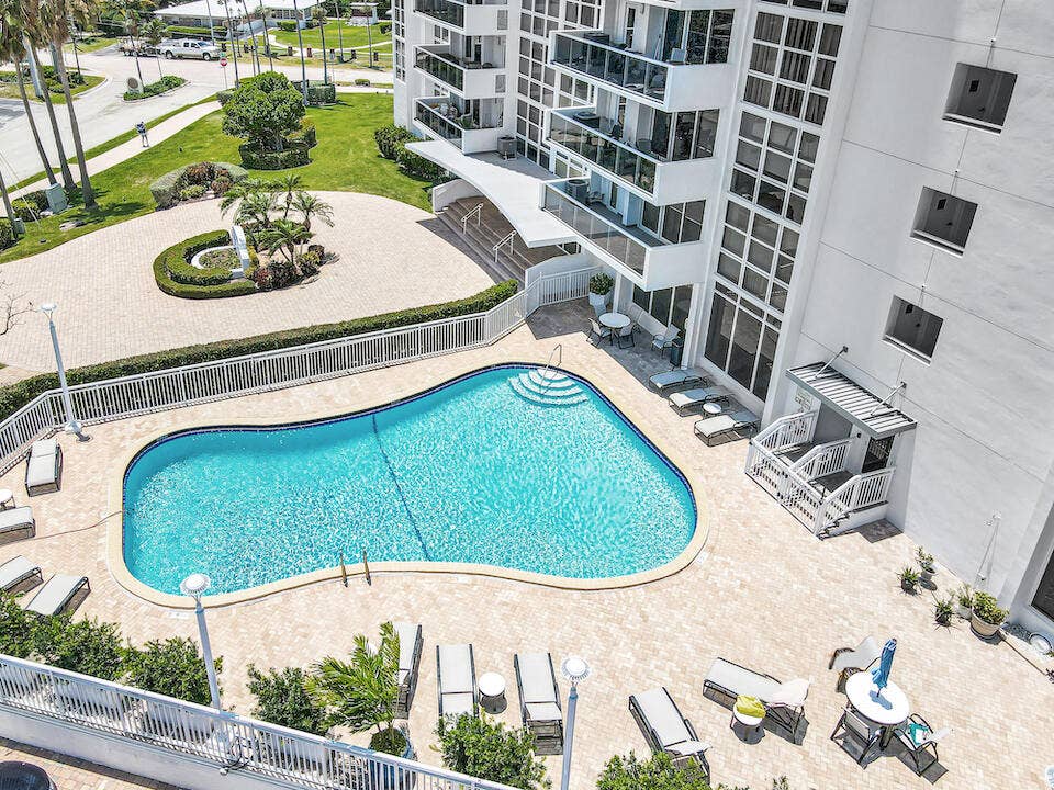2715 N OCEAN Boulevard, #10F, Fort Lauderdale, FL 33308 BocaRatonStudio 12
