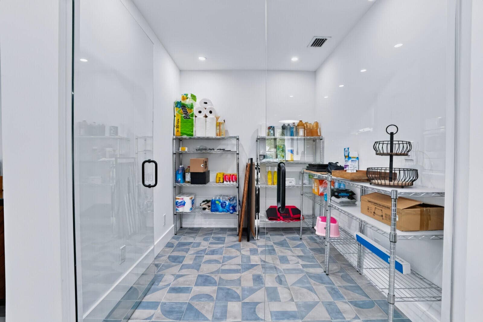 2708 NW 26th Circle, Boca Raton, FL 33431 Glass-Enclosed Pantry