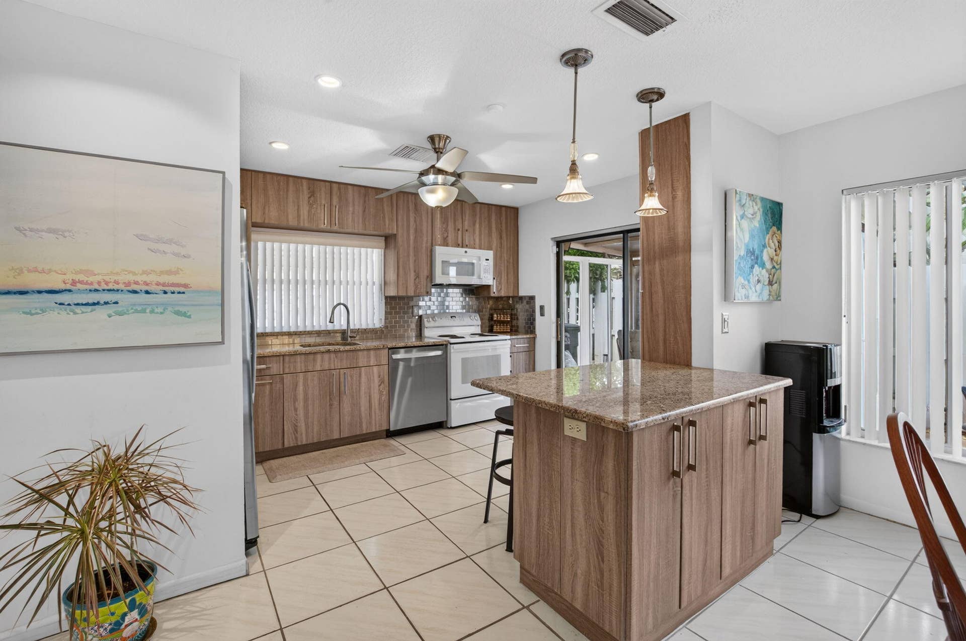 5537 Mirror Lakes Boulevard, Boynton Beach, FL 33472 Updated Kitchen