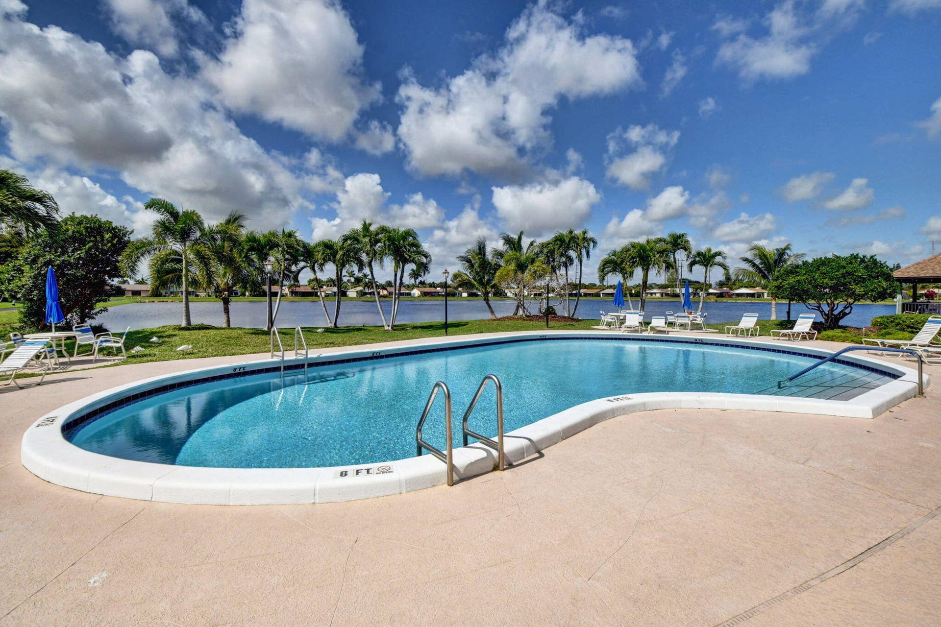 5537 Mirror Lakes Boulevard, Boynton Beach, FL 33472 Community Pool