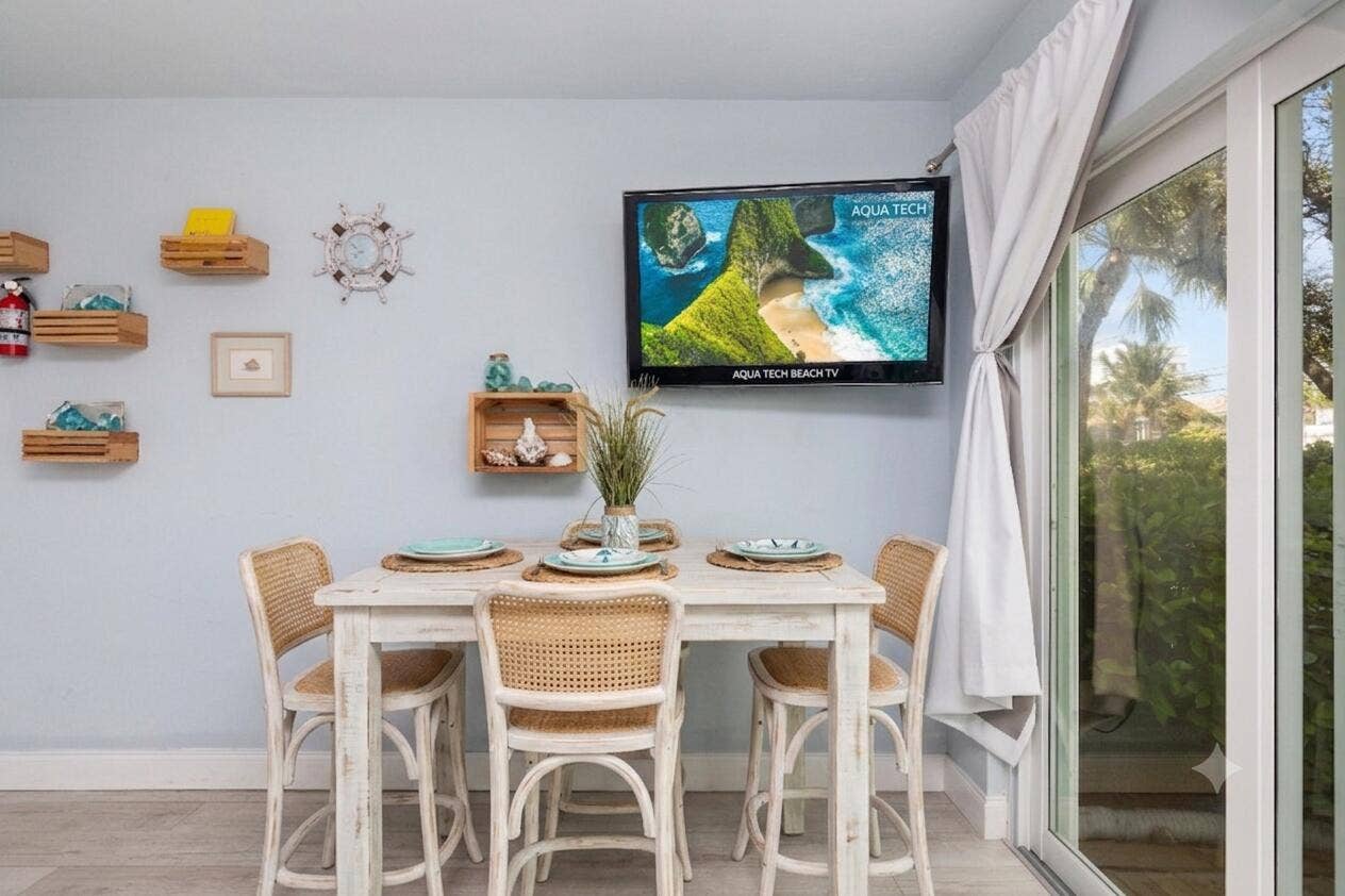 virutally staged dining