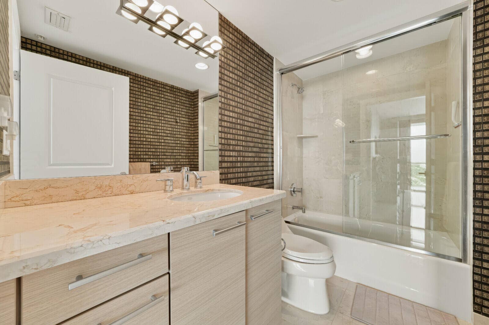 1 N Ocean Boulevard, #1207, Pompano Beach, FL 33062 31_DSC06021DSC06025_mls