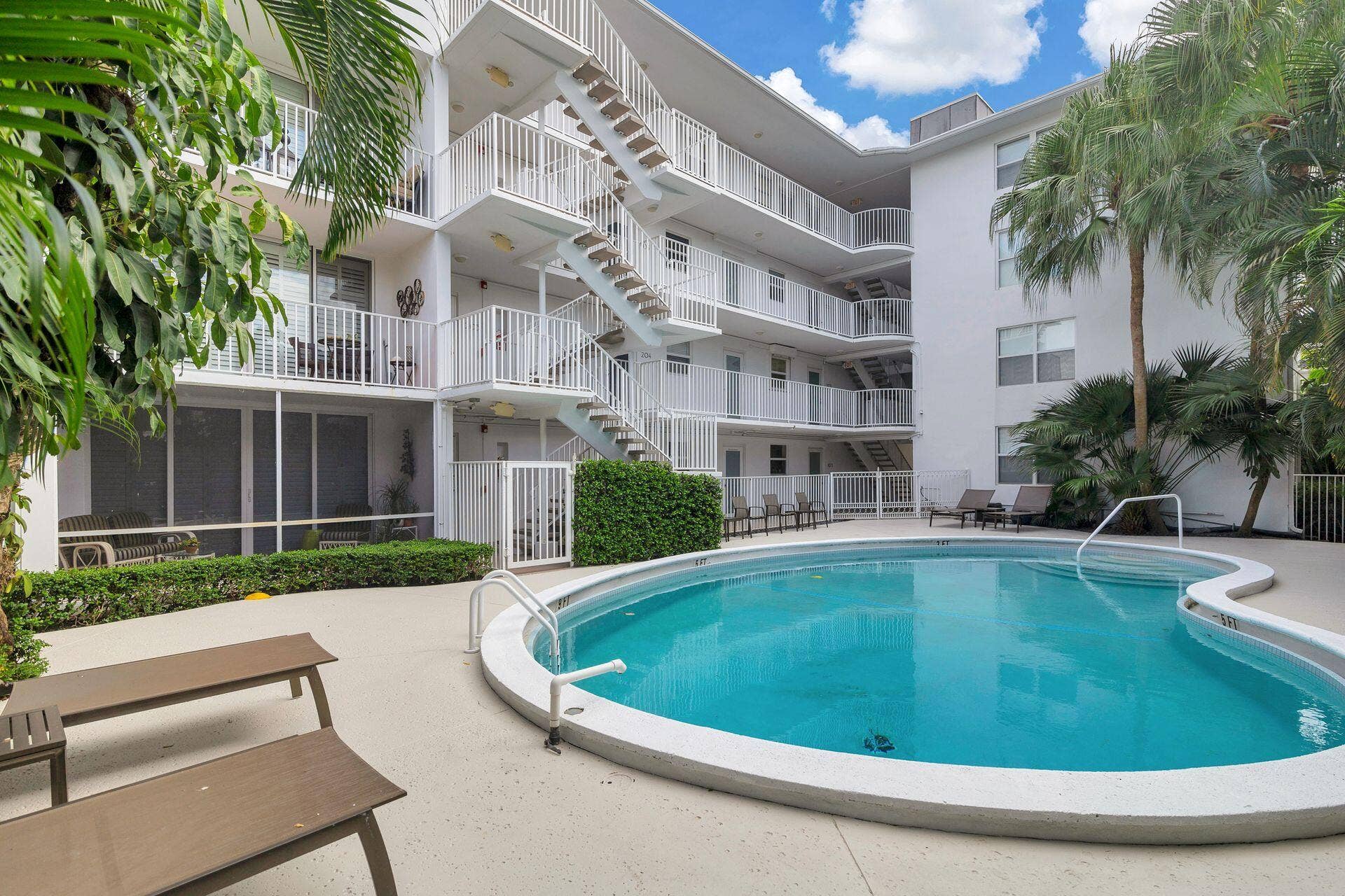 401 PERUVIAN Avenue, #1050, Palm Beach, FL 33480 12