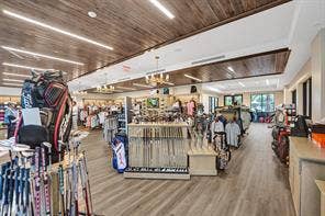 21464 Bridgeview Drive, Boca Raton, FL 33428 Pro Shop