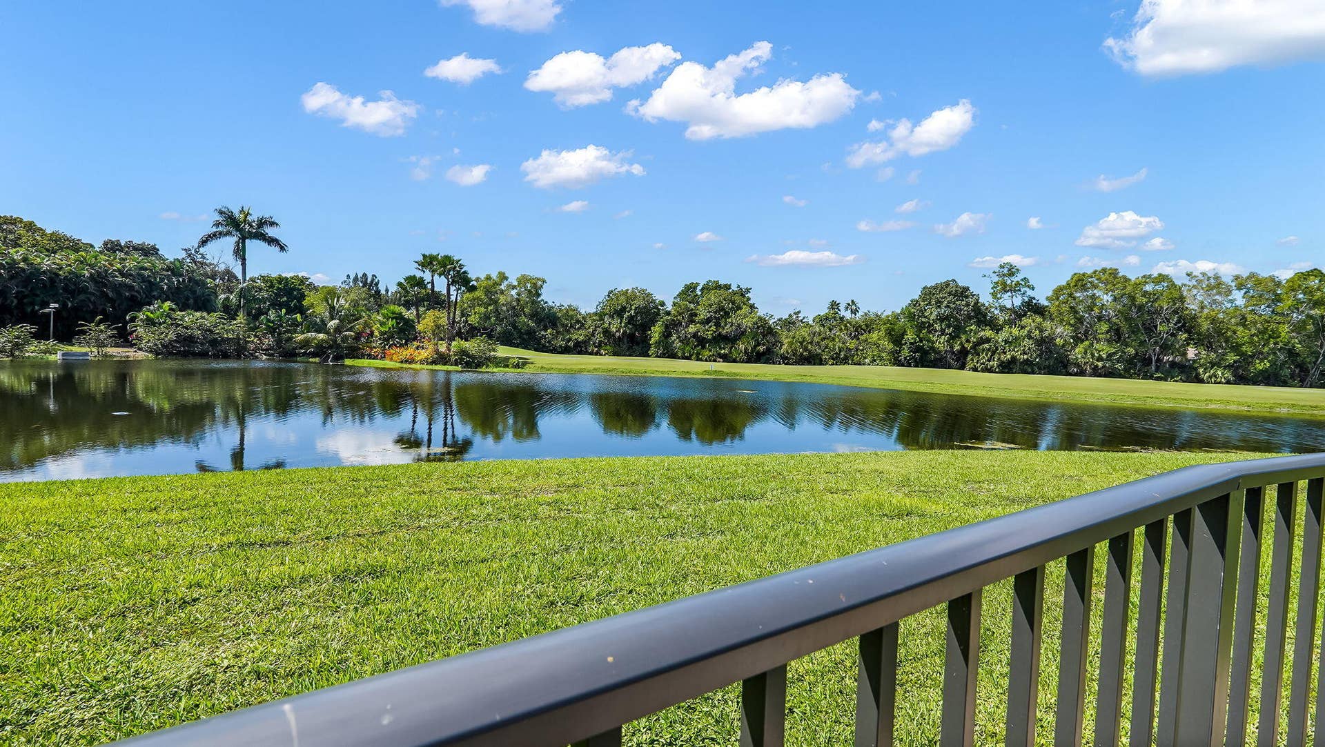 21464 Bridgeview Drive, Boca Raton, FL 33428 Lake and Golf Course View