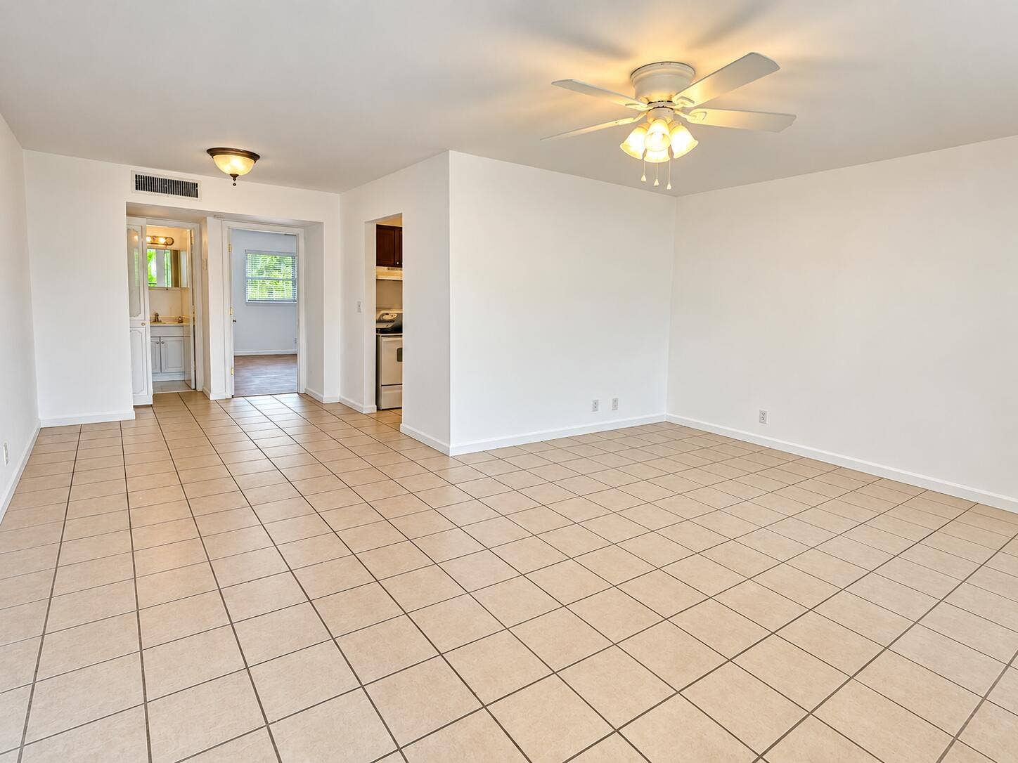 2201 NE 36TH Street, #210, Lighthouse Point, FL 33064 file_0000000024ac8230ad155b232079e584