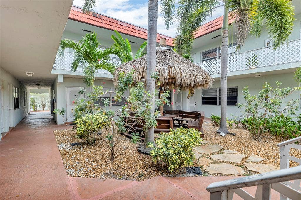 2201 NE 36TH Street, #210, Lighthouse Point, FL 33064 1