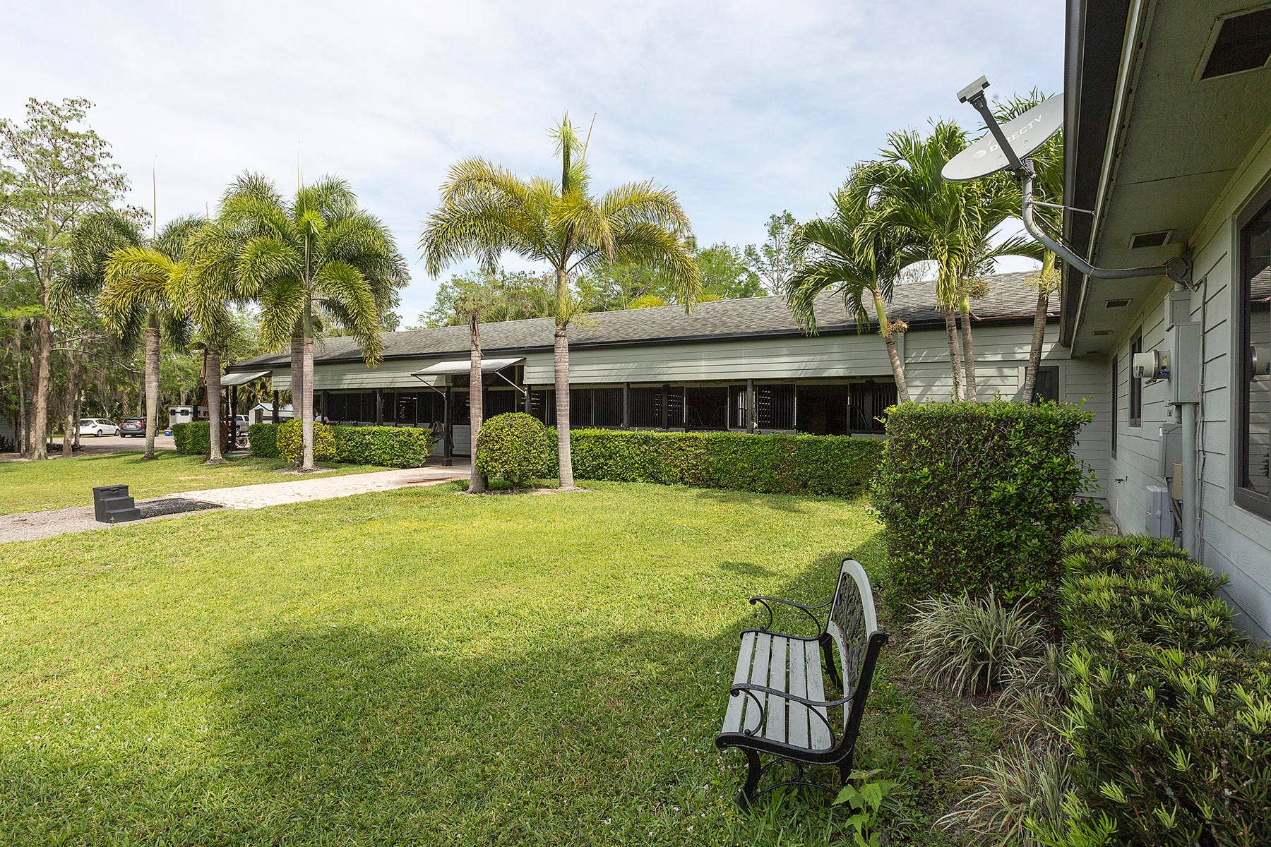 2741 Buck Ridge Trail, Loxahatchee, Loxahatchee, FL 33470 6 stall barn