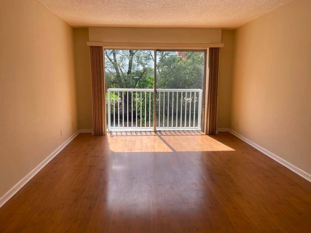 5951 NE 14th Lane, #204n, Fort Lauderdale, FL 33334 LIVINGROOM #204N