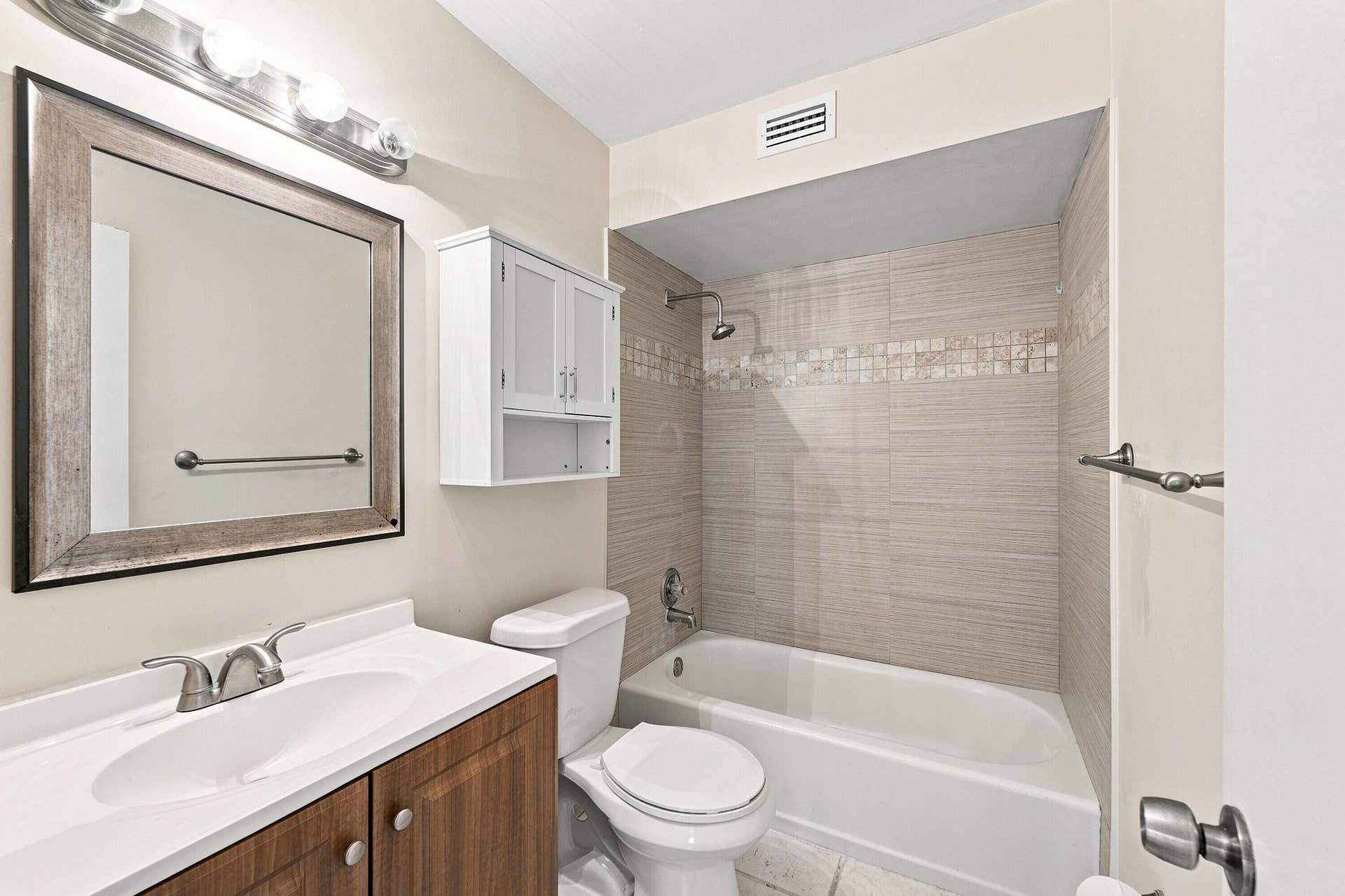 5951 NE 14th Lane, #204n, Fort Lauderdale, FL 33334 12_primary bathroom